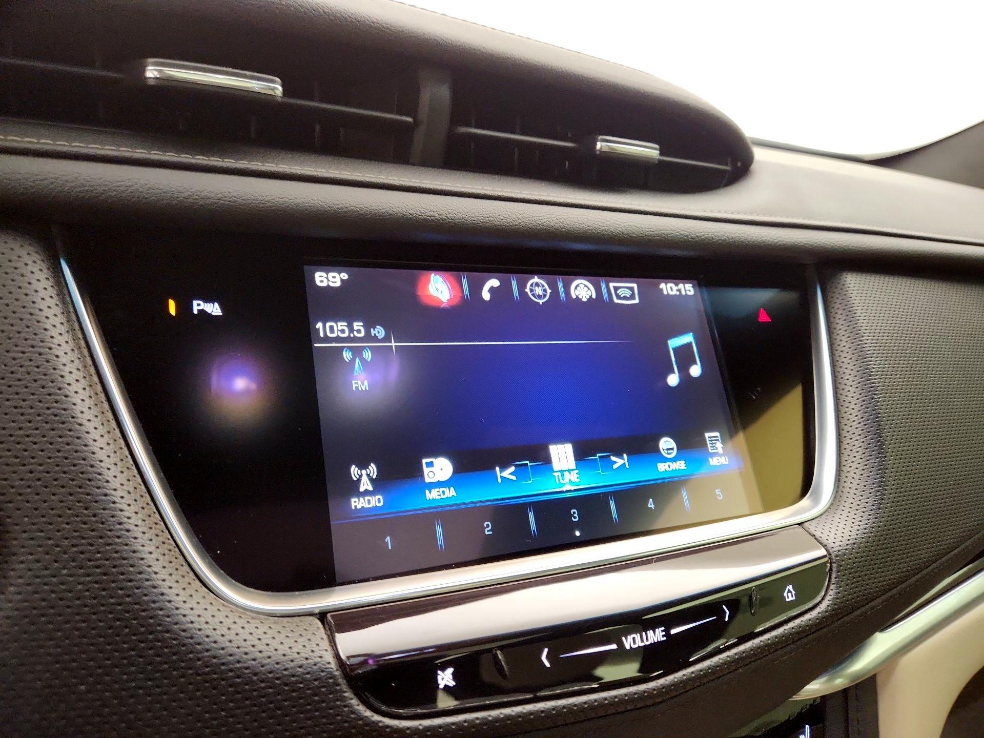 Thumbnail: 2017 Cadillac XT5 - 16