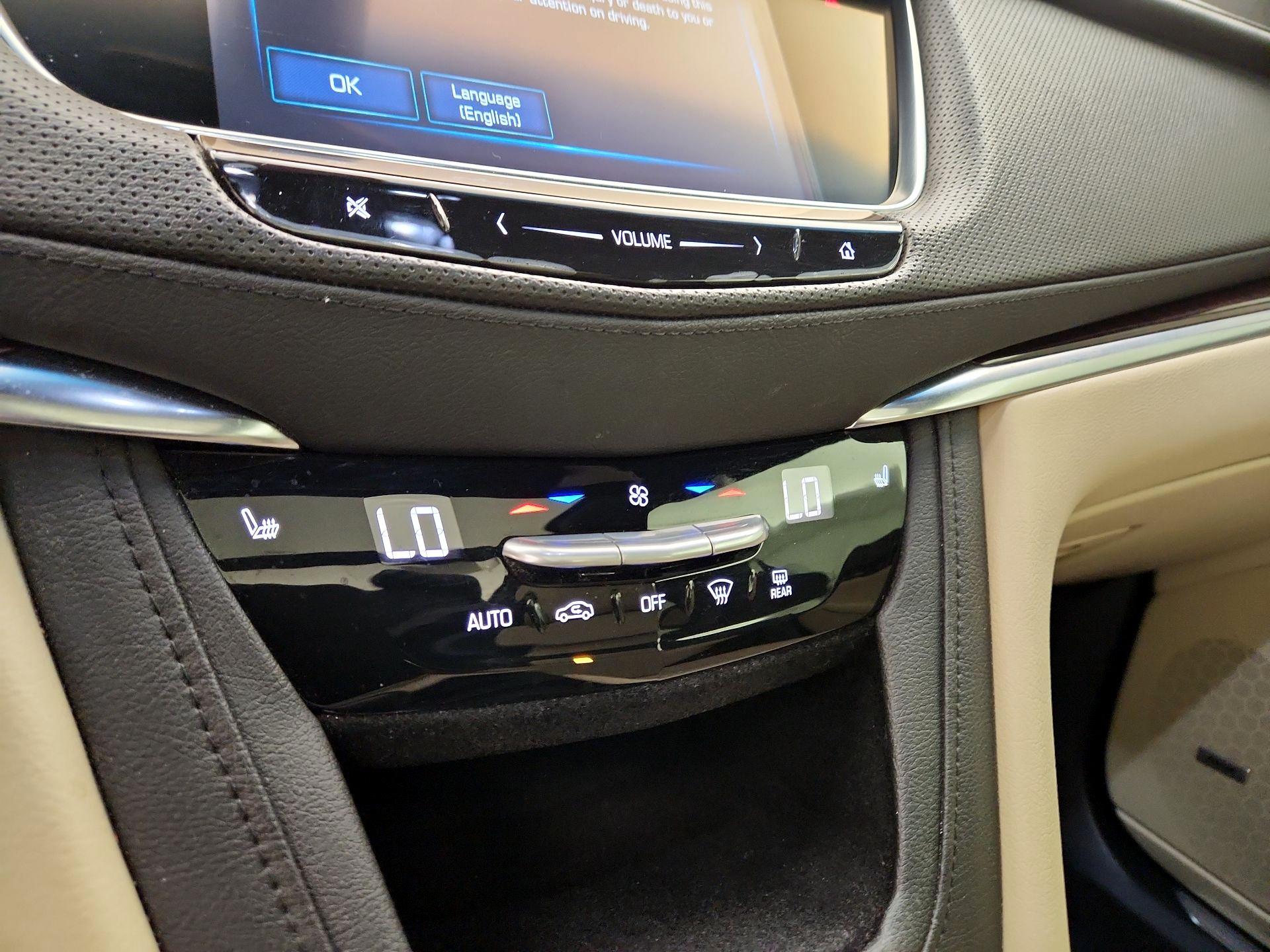 Thumbnail: 2017 Cadillac XT5 - 17