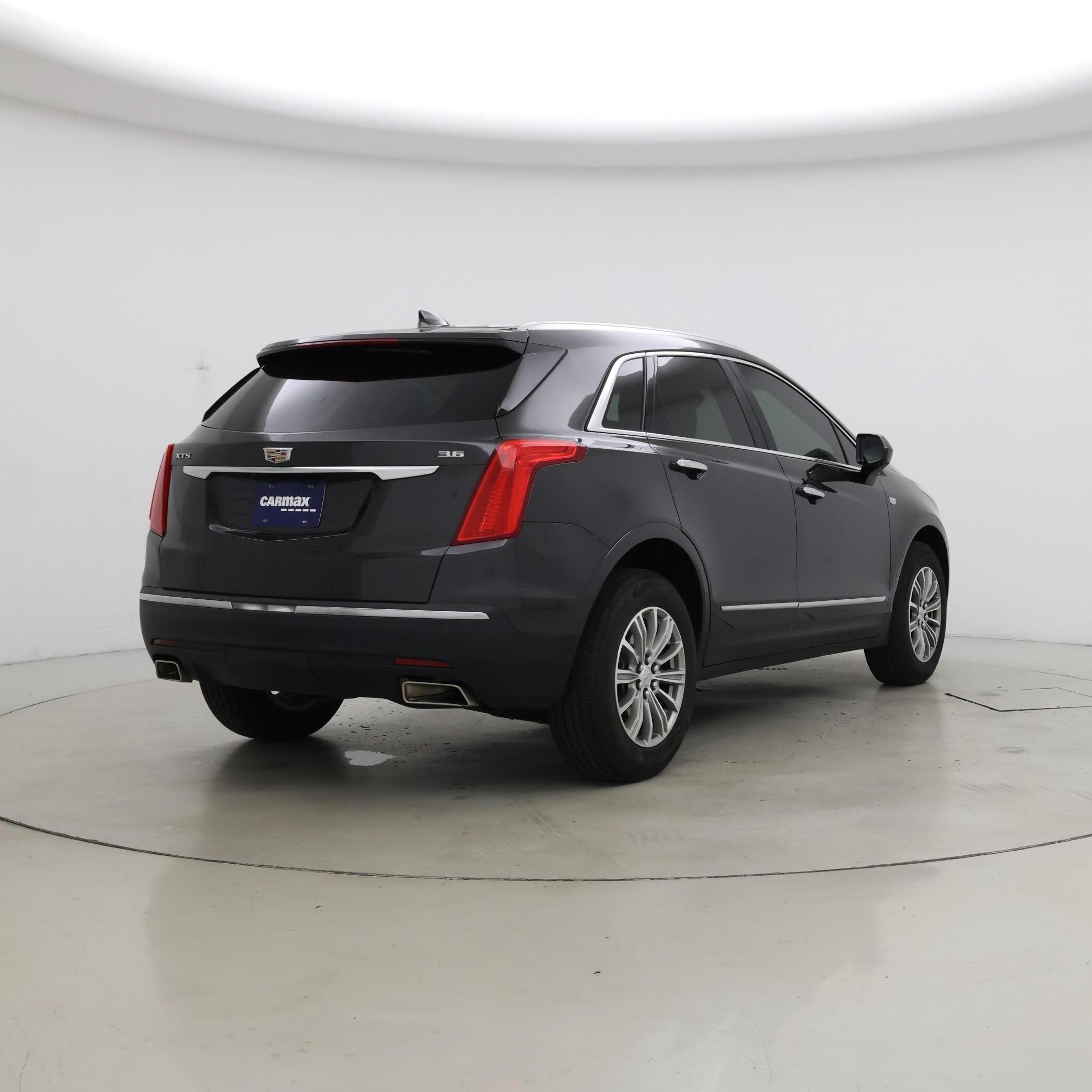 Thumbnail: 2017 Cadillac XT5 - 8