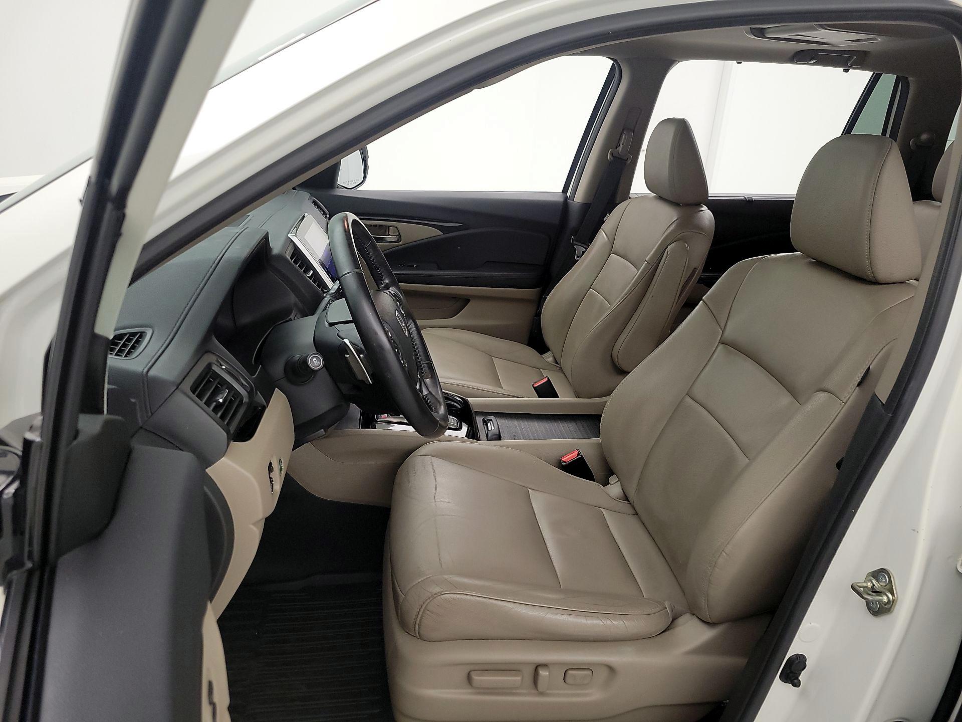 Thumbnail: 2018 Honda Pilot - 11