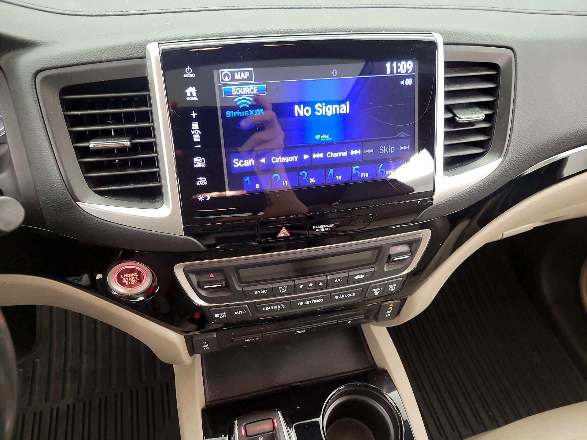 Thumbnail: 2018 Honda Pilot - 15