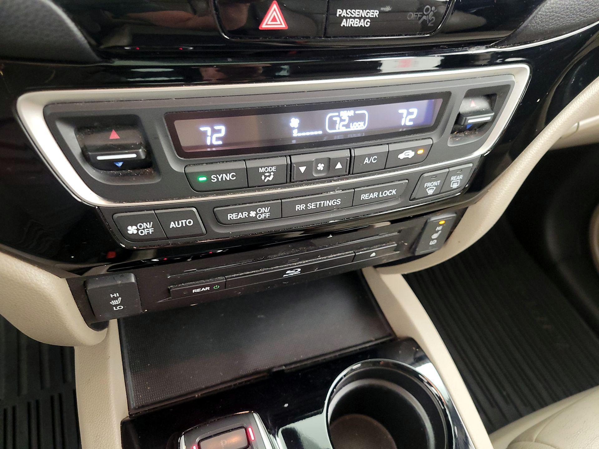 Thumbnail: 2018 Honda Pilot - 16