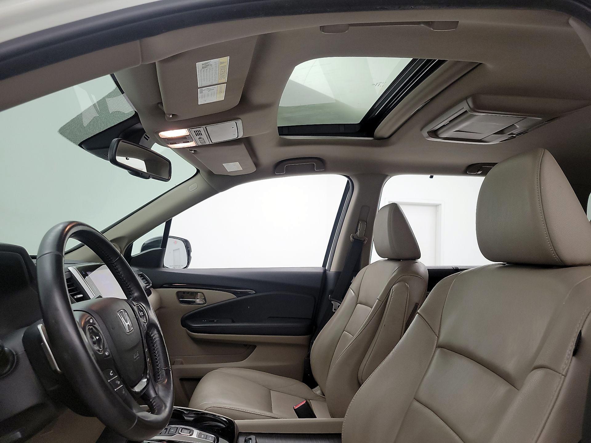 Thumbnail: 2018 Honda Pilot - 19