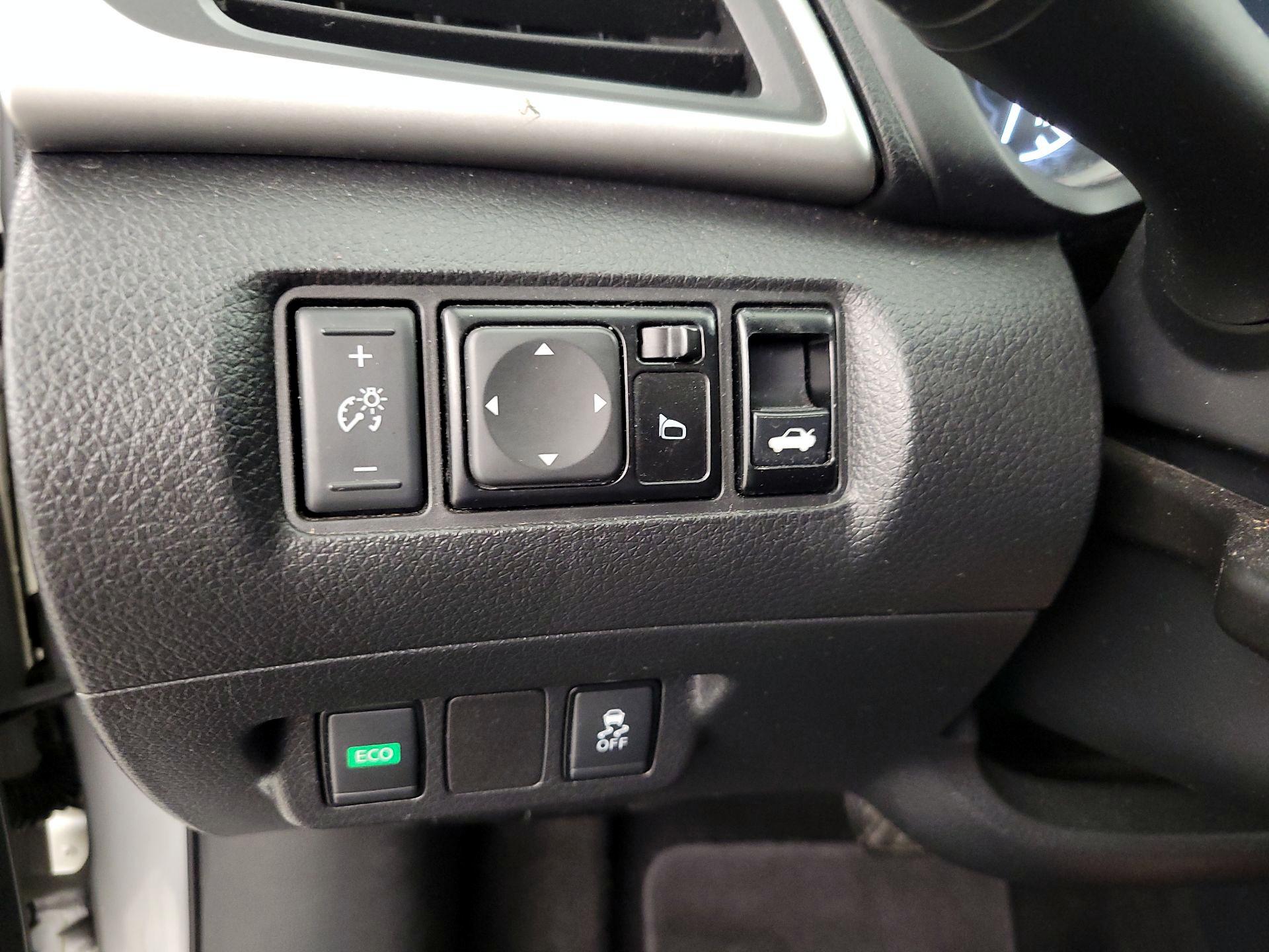 Thumbnail: 2019 Nissan Sentra - 13