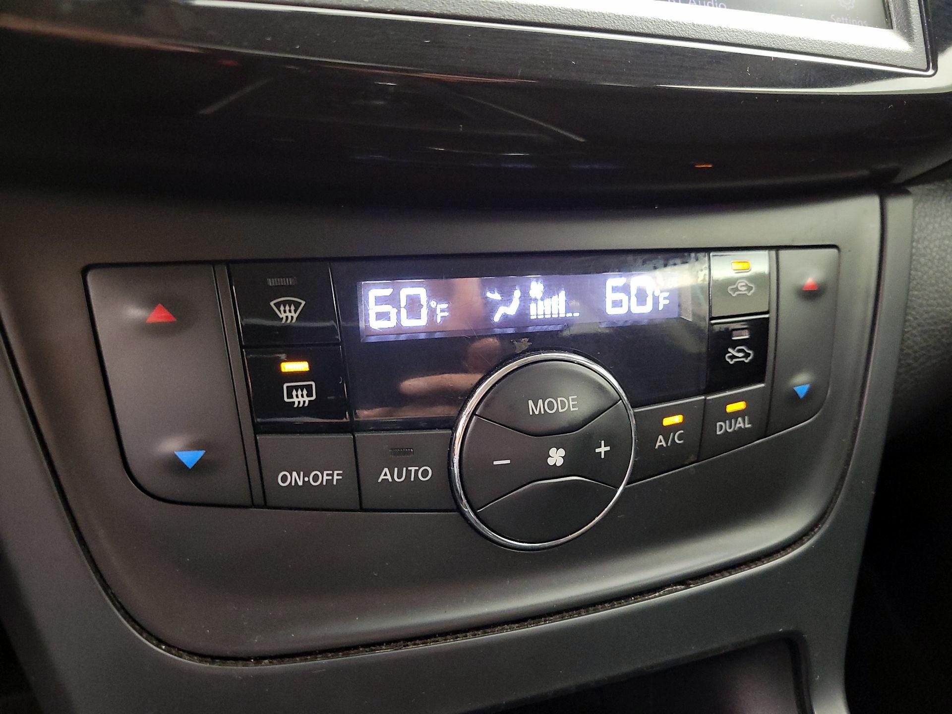 Thumbnail: 2019 Nissan Sentra - 16