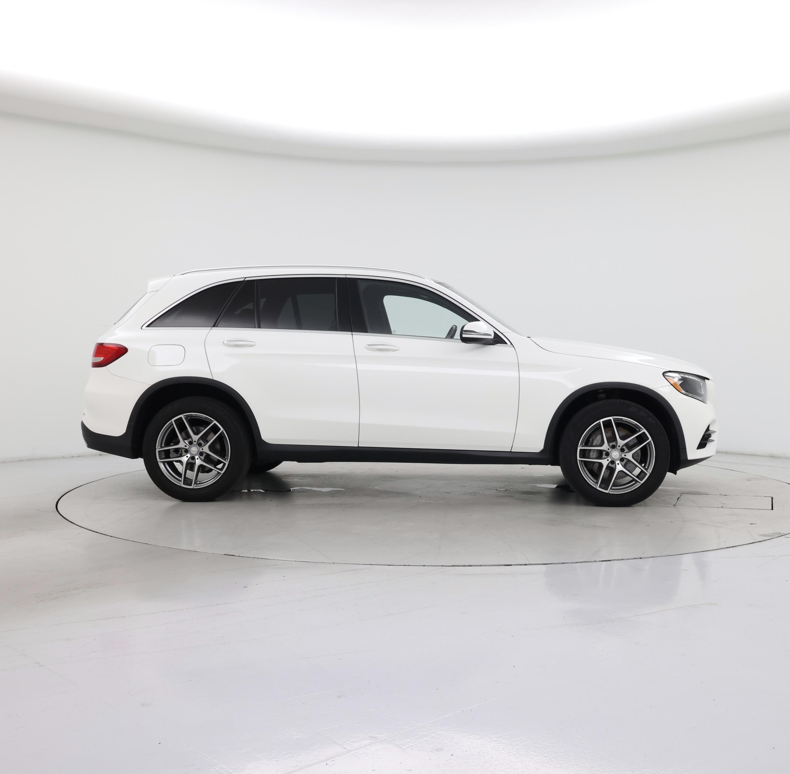 Thumbnail: 2016 Mercedes-Benz GLC - 7