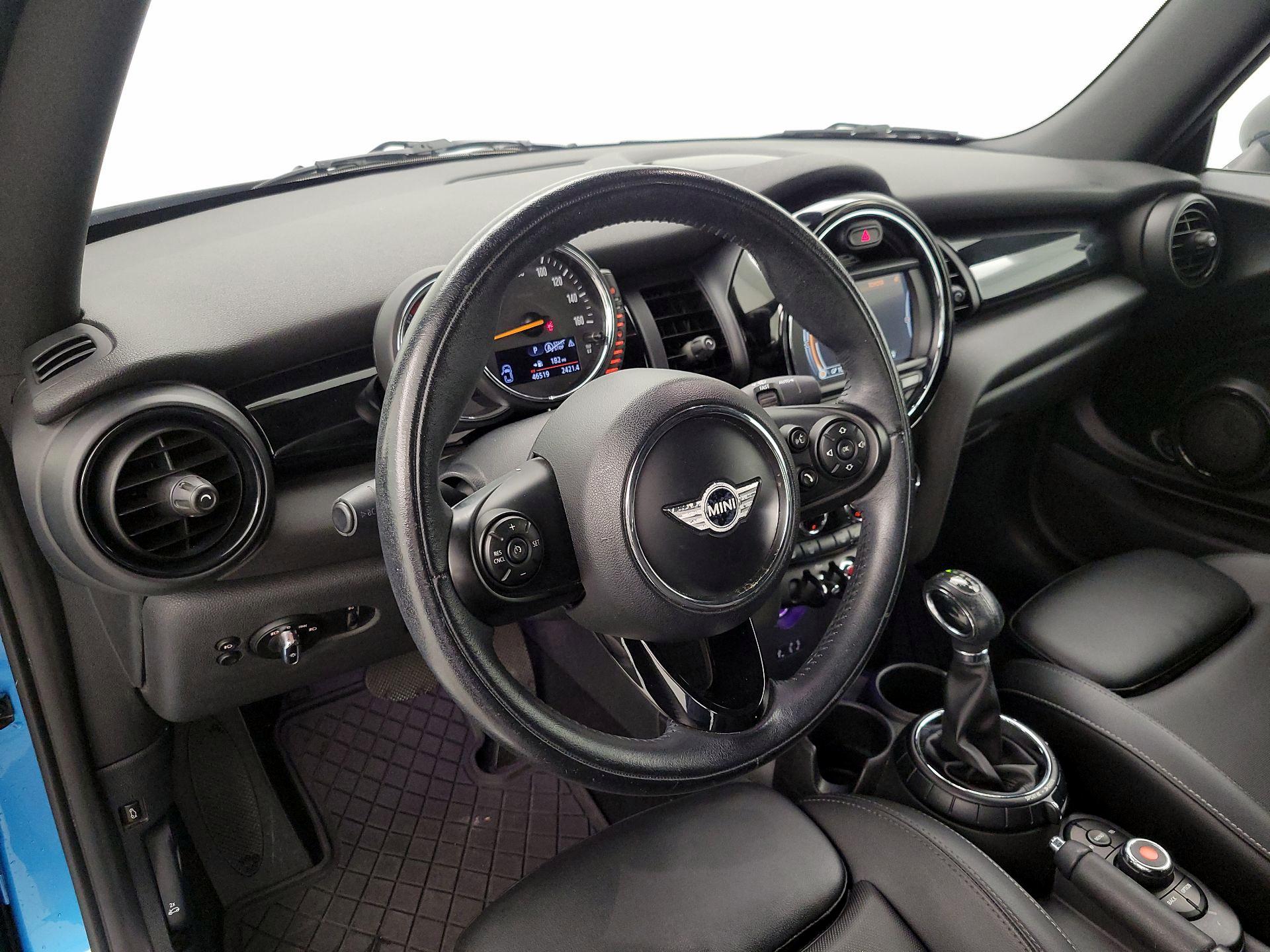 Thumbnail: 2017 MINI Cooper - 9