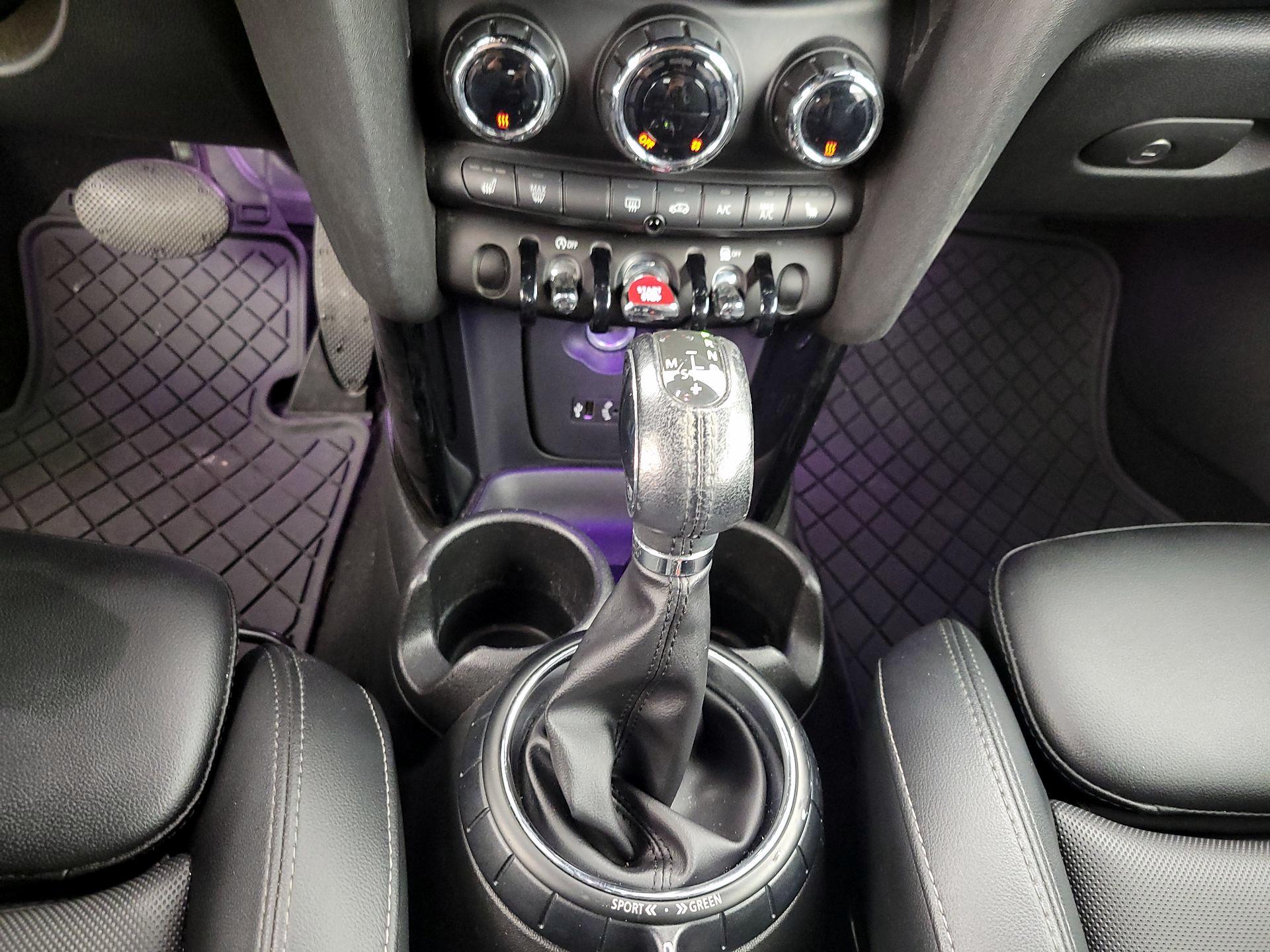 Thumbnail: 2017 MINI Cooper - 16