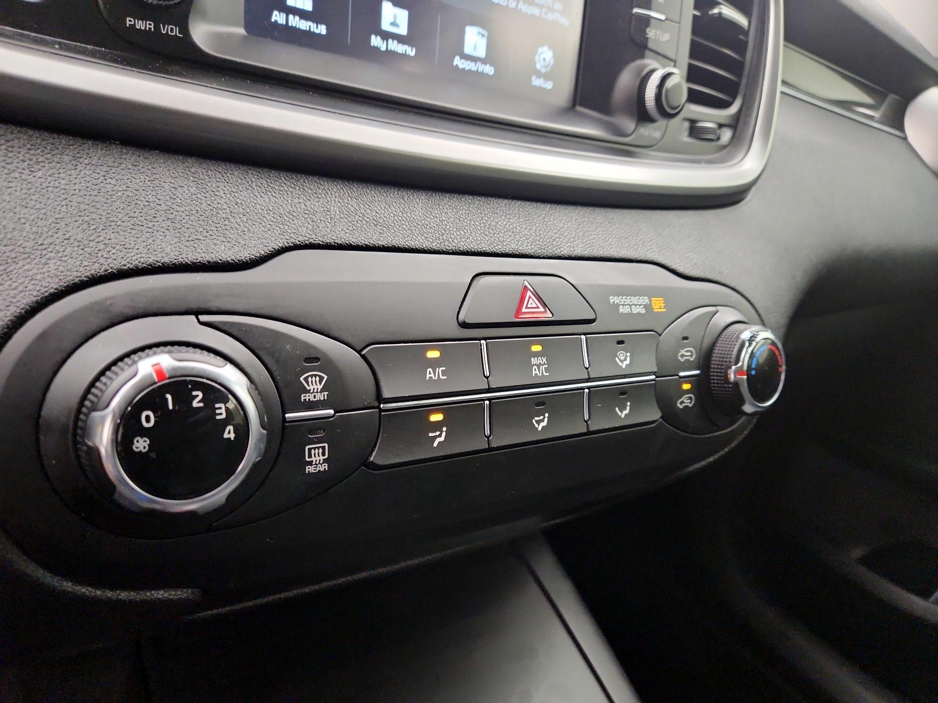Thumbnail: 2020 Kia Sorento - 16