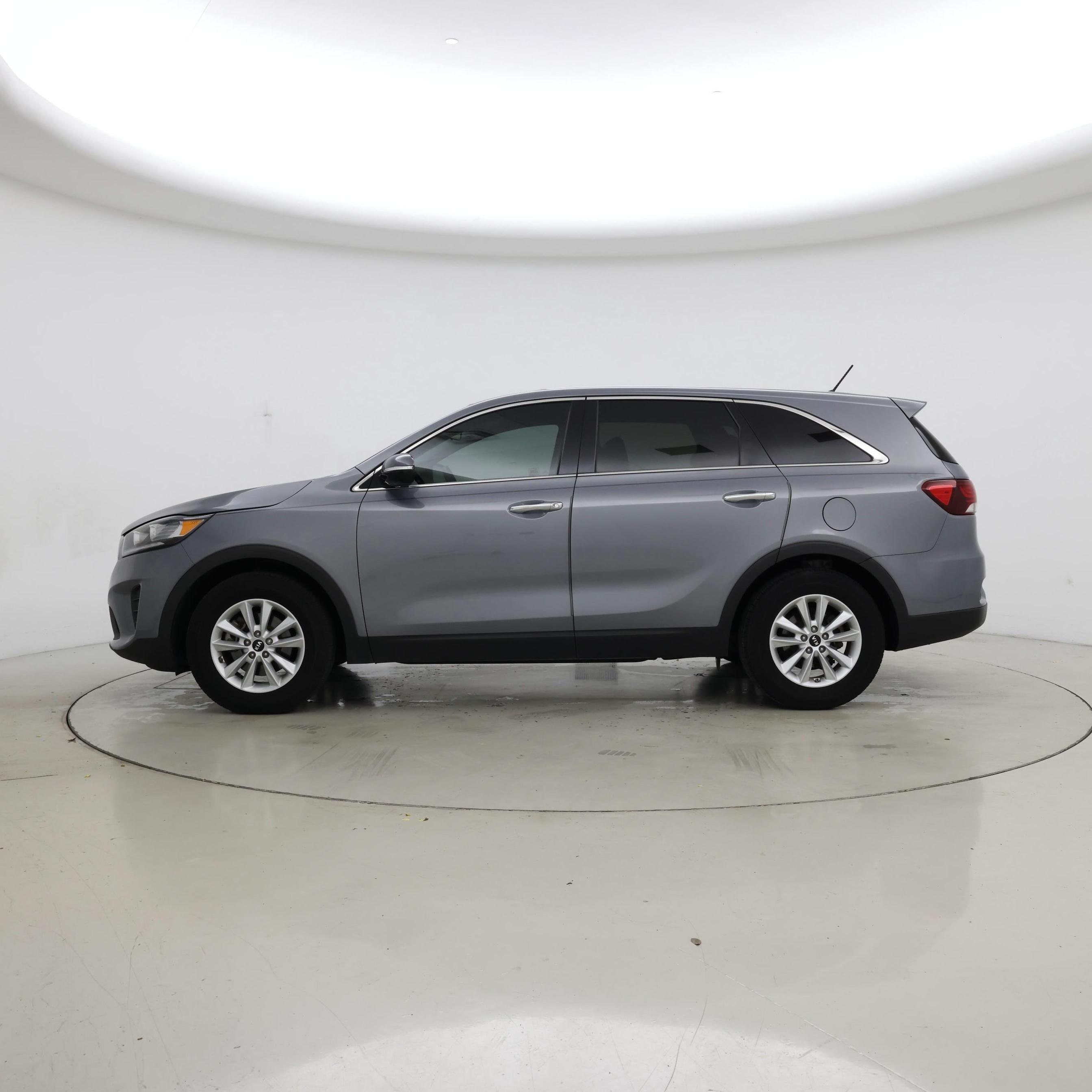 Thumbnail: 2020 Kia Sorento - 3