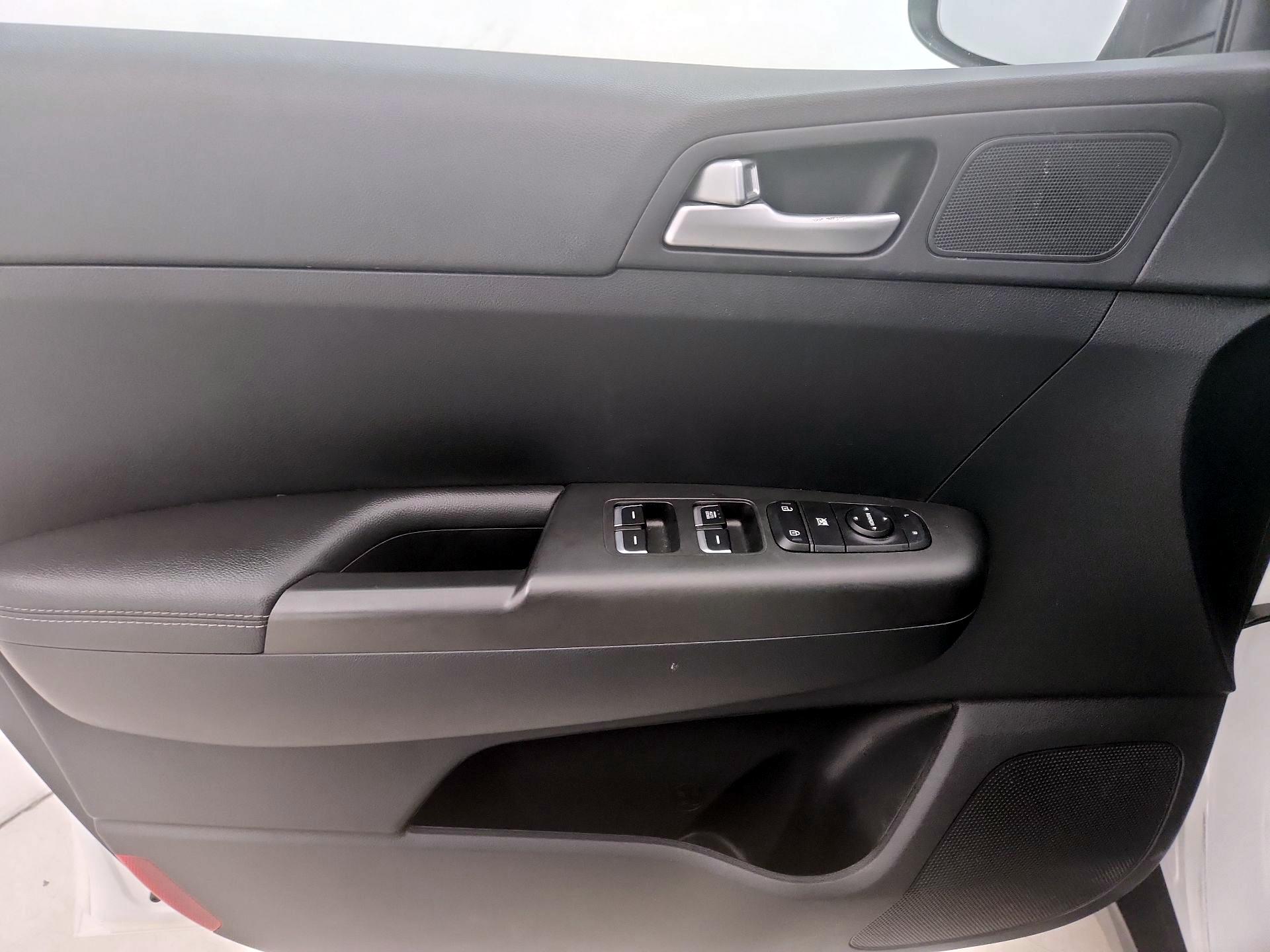 Thumbnail: 2021 Kia Sportage - 12