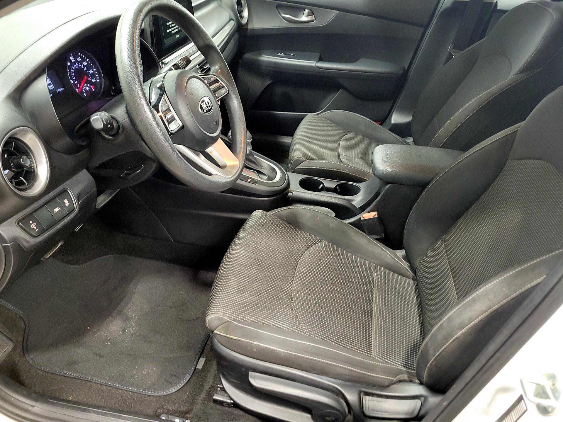 Thumbnail: 2019 Kia Forte - 11