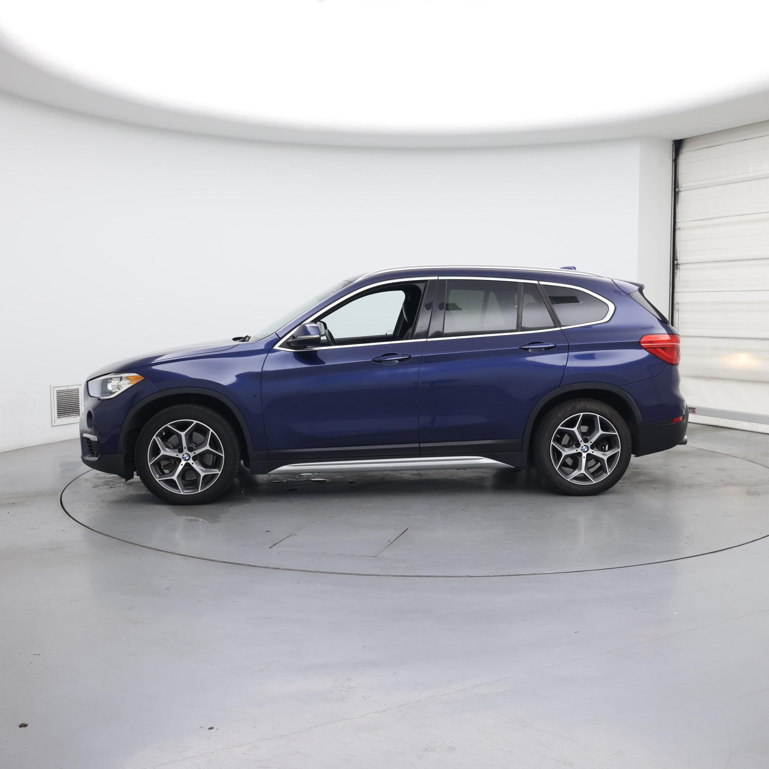 Thumbnail: 2019 BMW X1 - 3