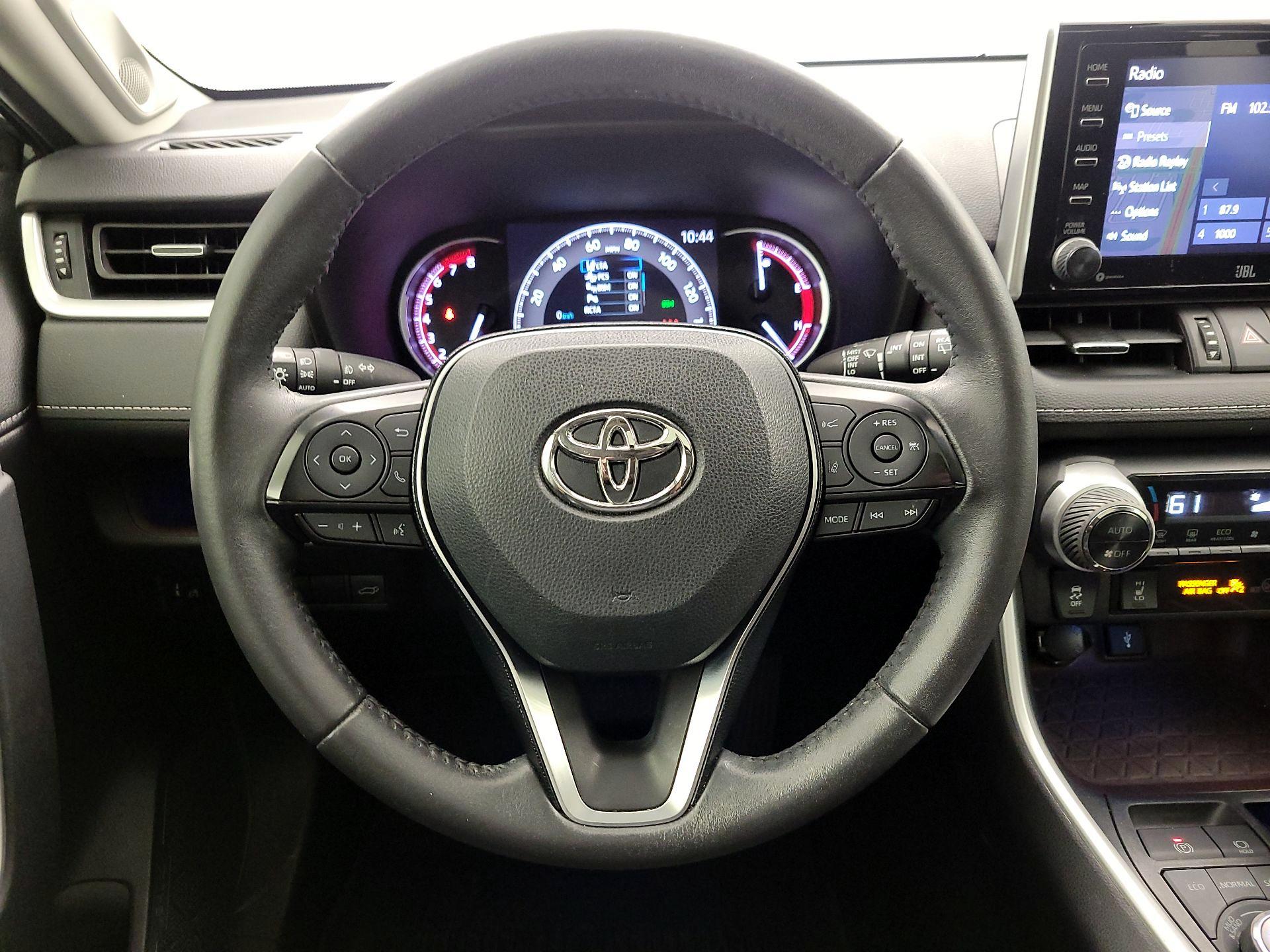 Thumbnail: 2021 Toyota RAV4 - 10