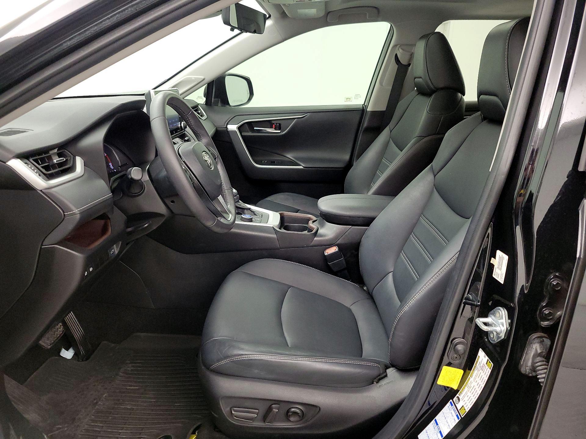Thumbnail: 2021 Toyota RAV4 - 11