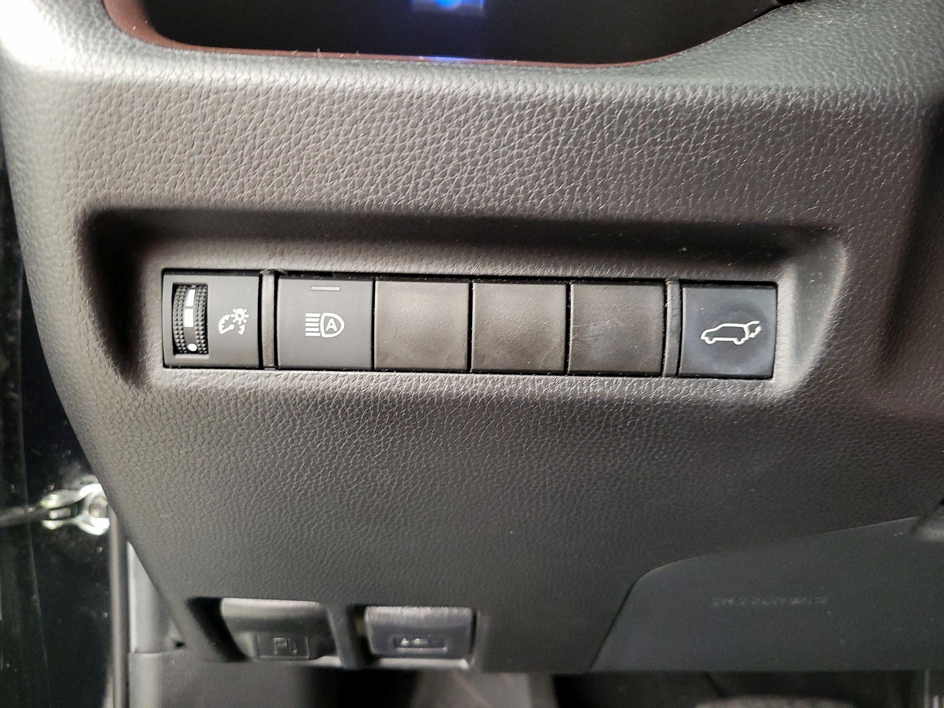 Thumbnail: 2021 Toyota RAV4 - 13