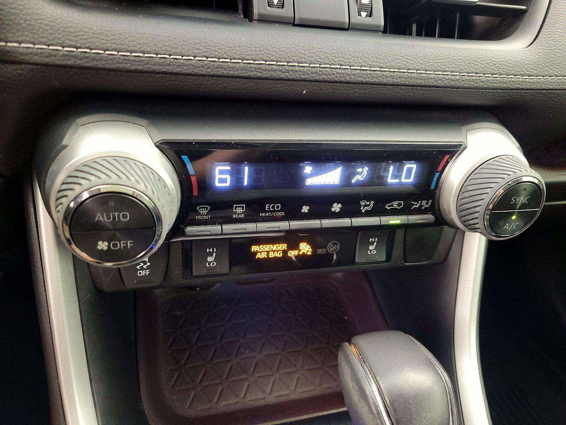Thumbnail: 2021 Toyota RAV4 - 17