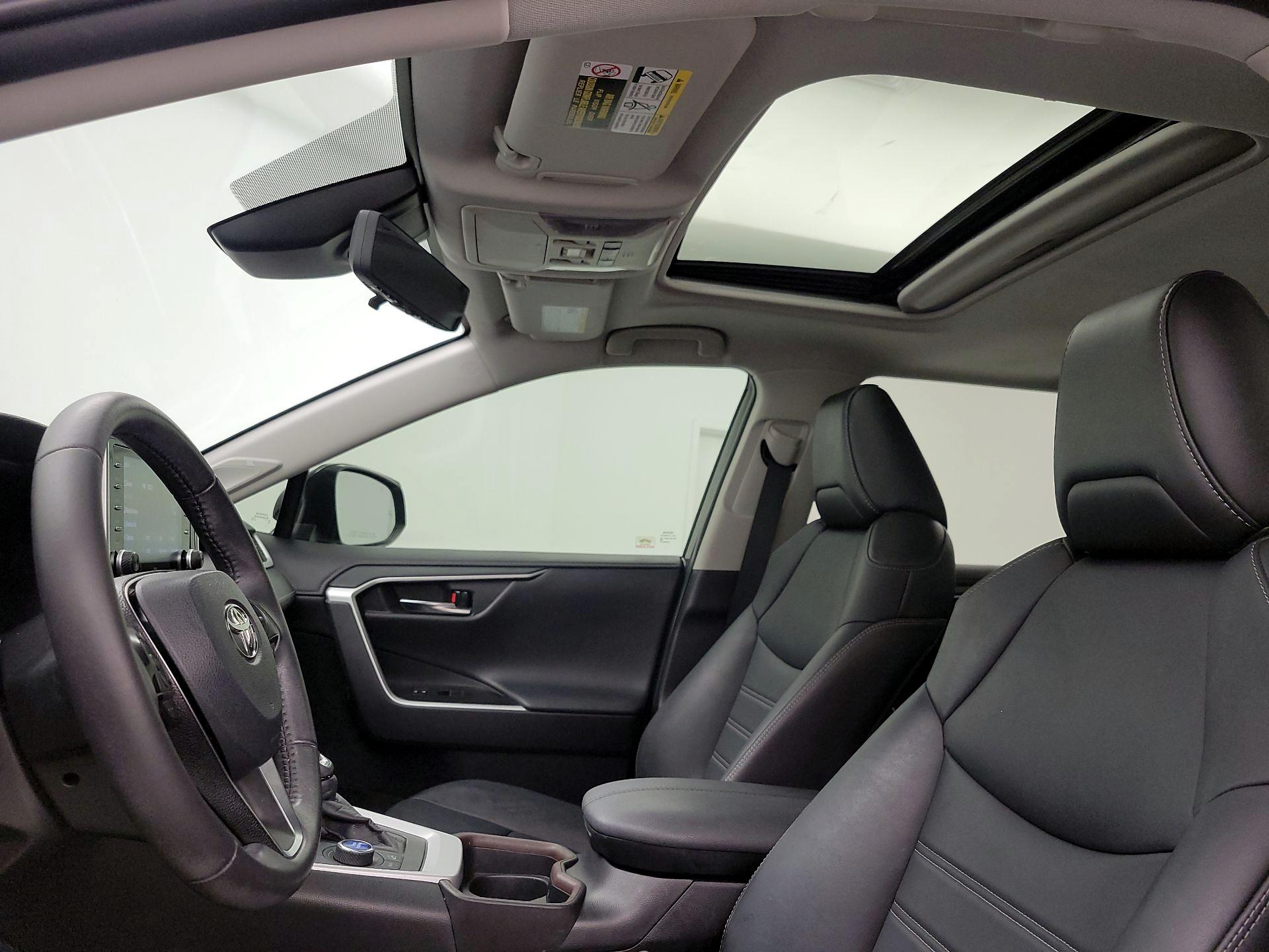 Thumbnail: 2021 Toyota RAV4 - 20