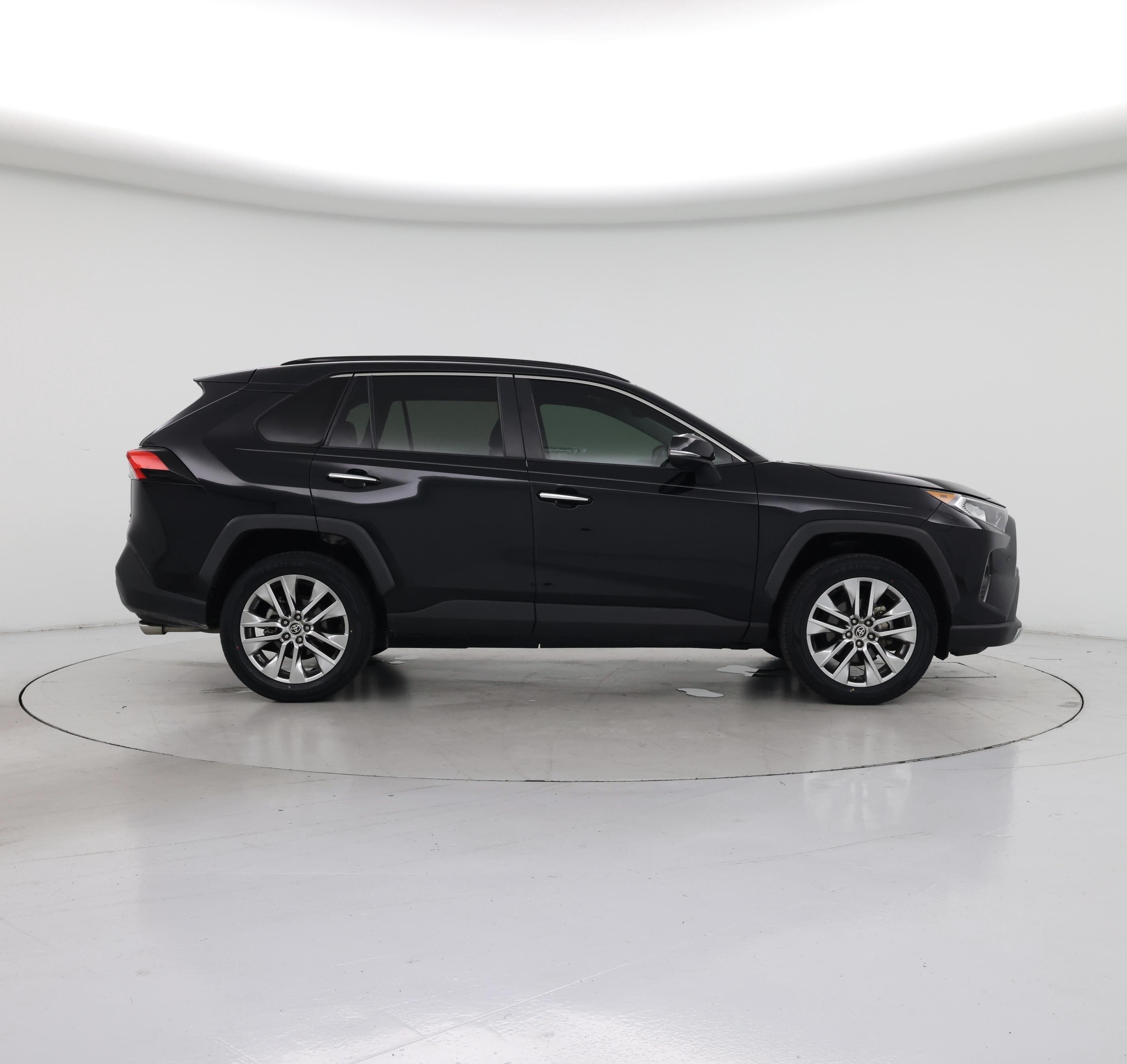 Thumbnail: 2021 Toyota RAV4 - 7