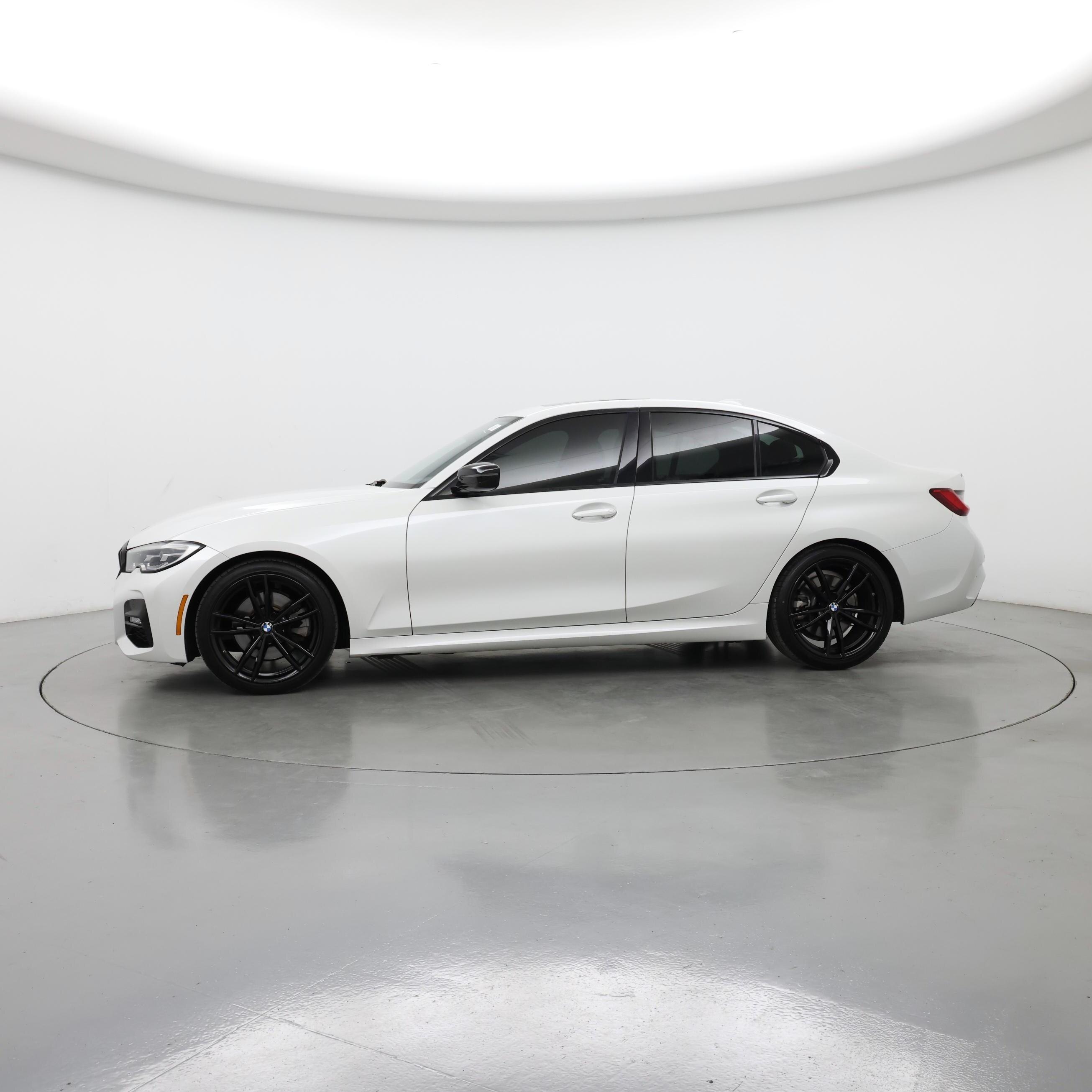 Thumbnail: 2021 BMW 3 Series - 3