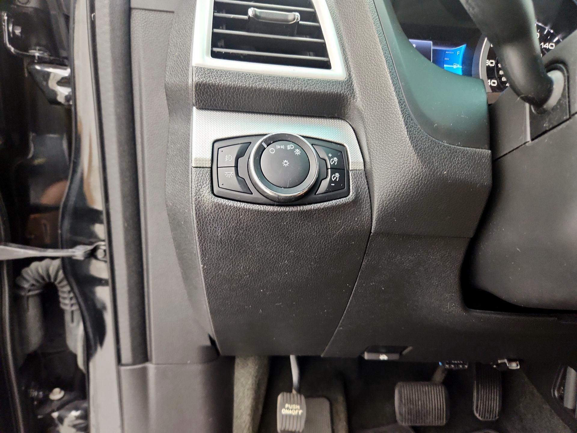 Thumbnail: 2014 Ford Explorer - 13