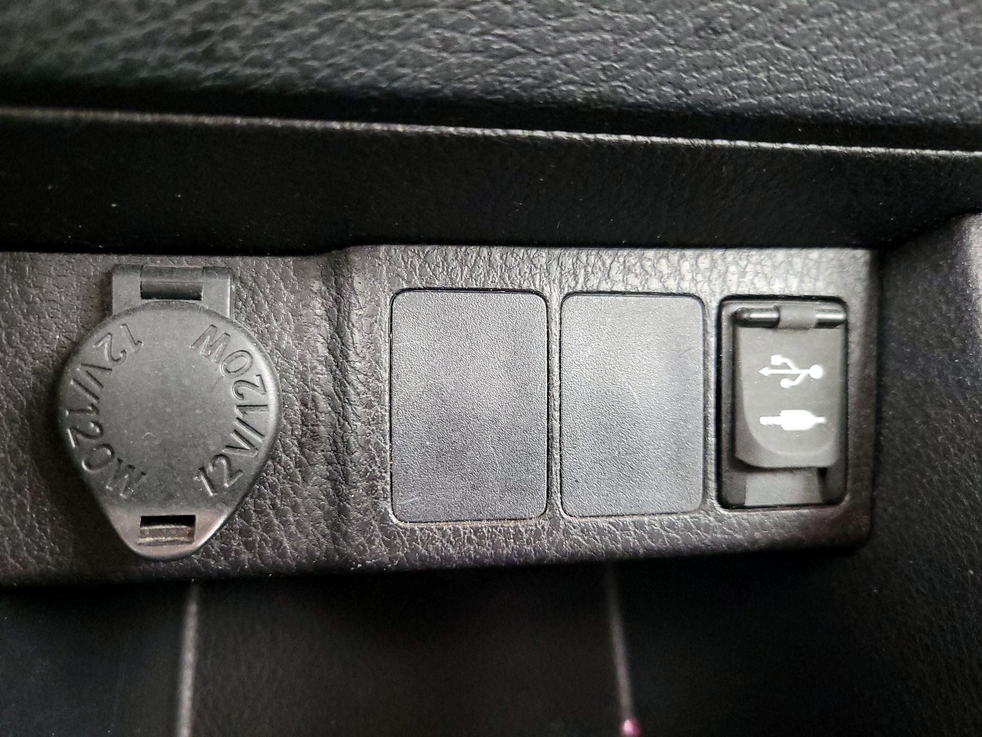 Thumbnail: 2016 Toyota Corolla - 18