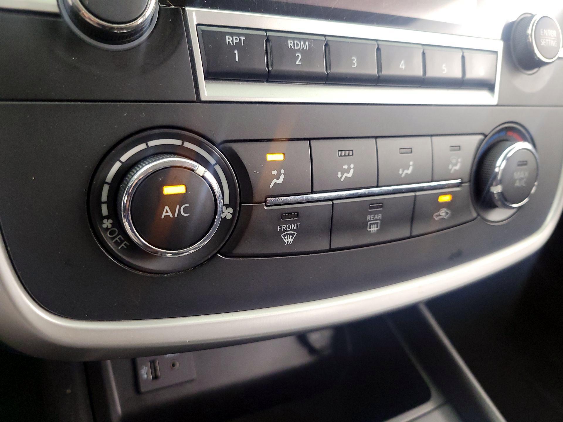 Thumbnail: 2016 Nissan Altima - 16