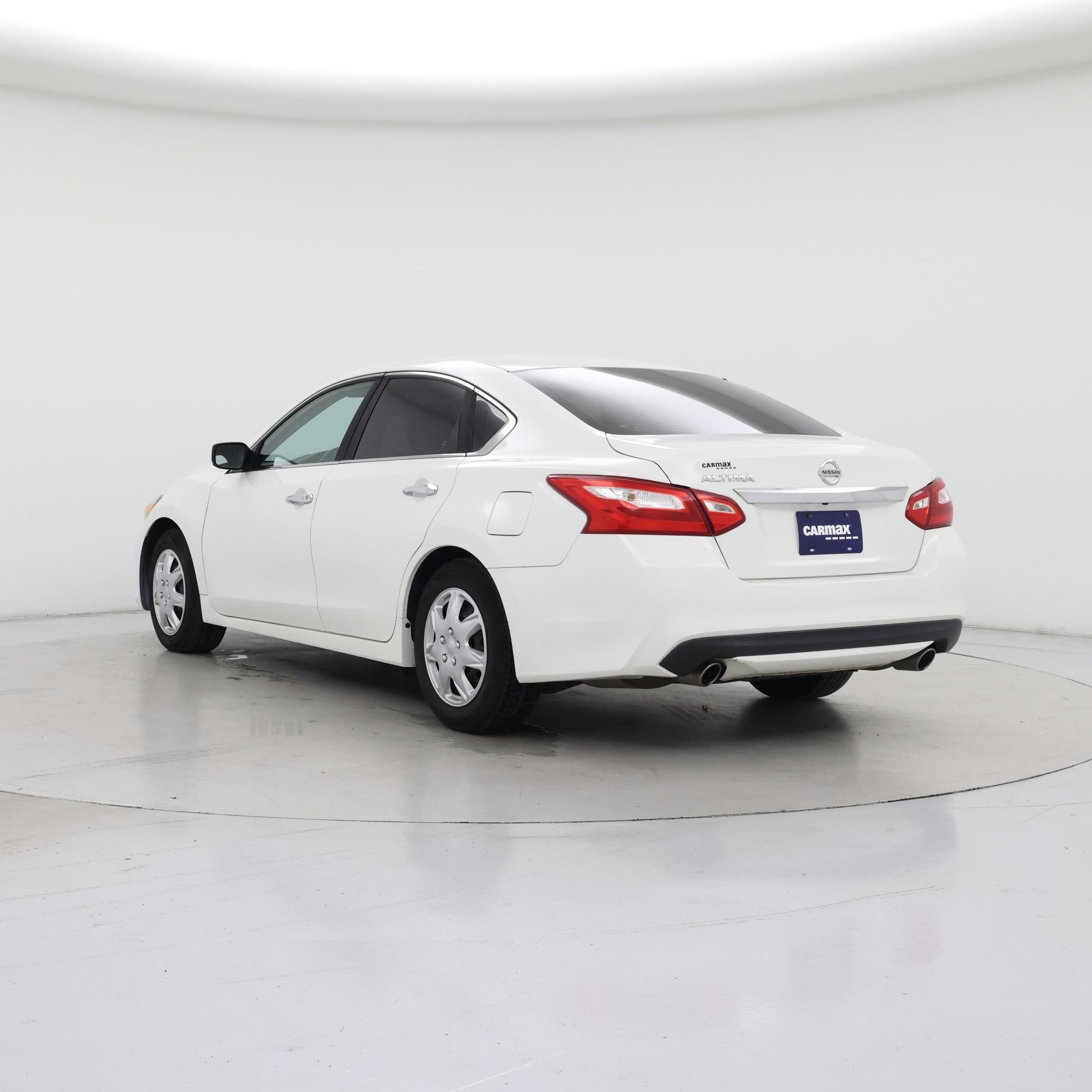 Thumbnail: 2016 Nissan Altima - 2