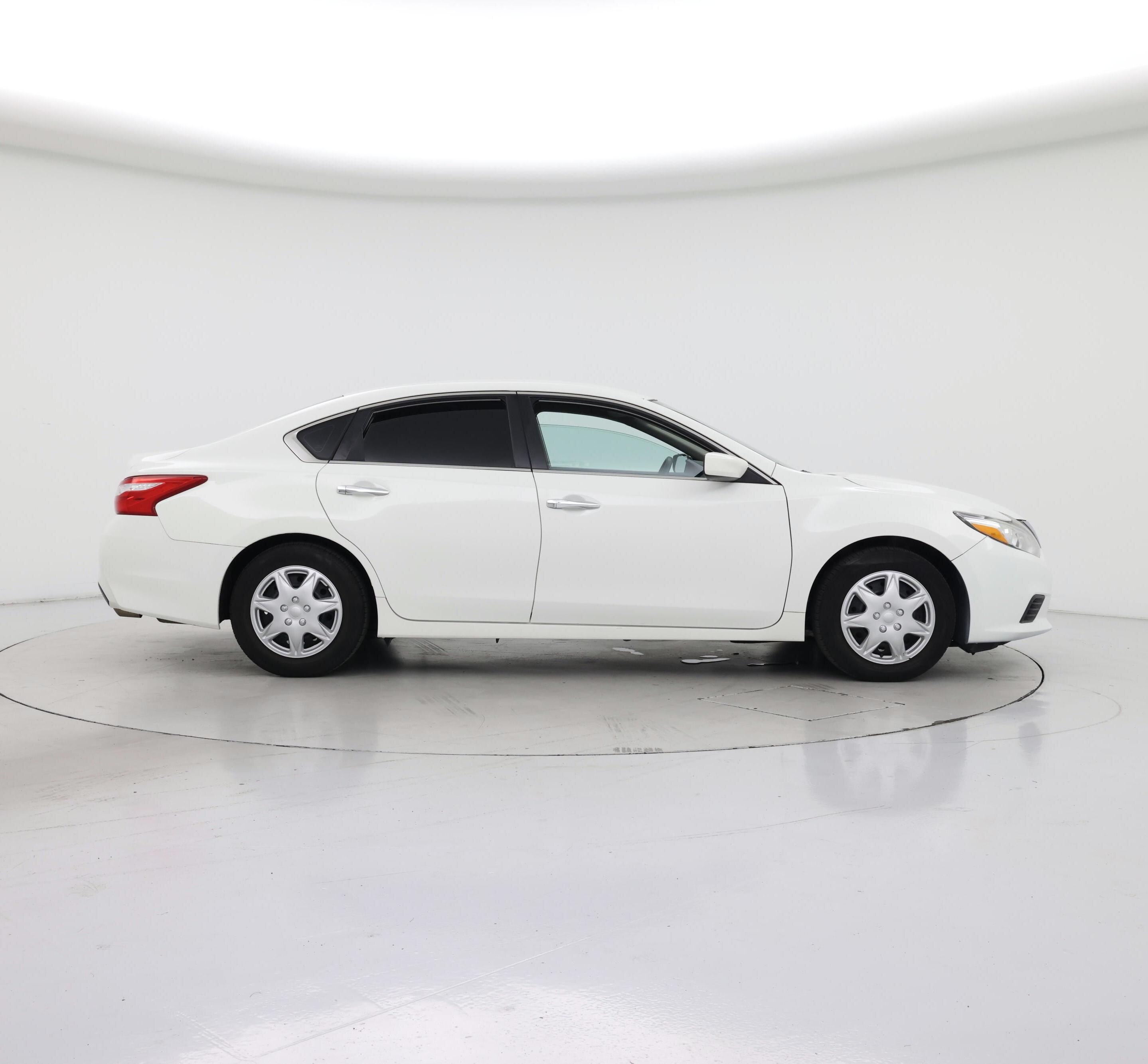 Thumbnail: 2016 Nissan Altima - 7
