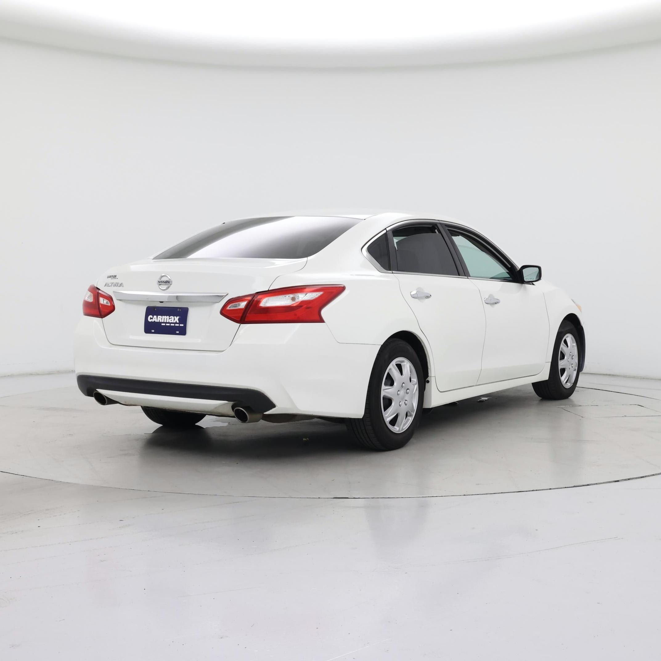 Thumbnail: 2016 Nissan Altima - 8