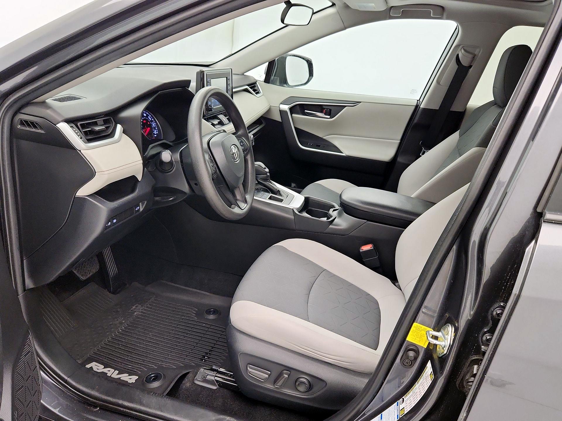 Thumbnail: 2020 Toyota RAV4 - 11