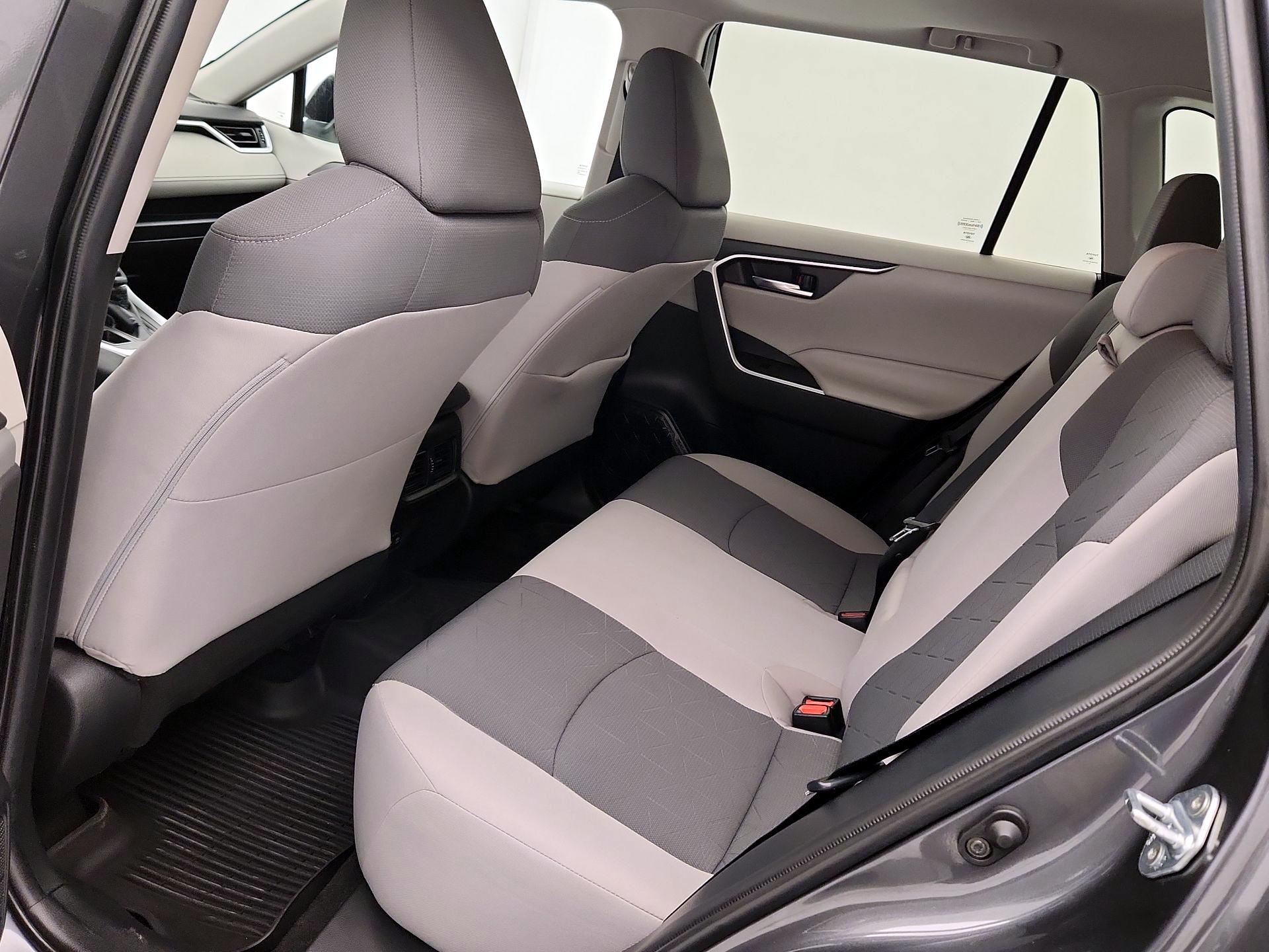 Thumbnail: 2020 Toyota RAV4 - 20
