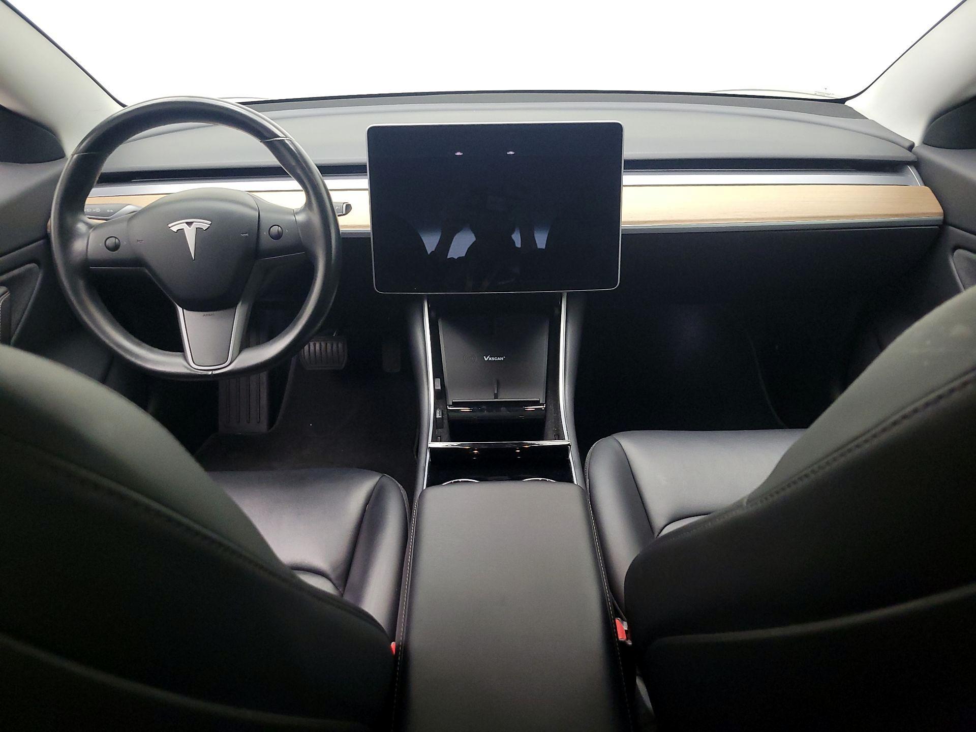 Thumbnail: 2018 Tesla Model 3 - 9