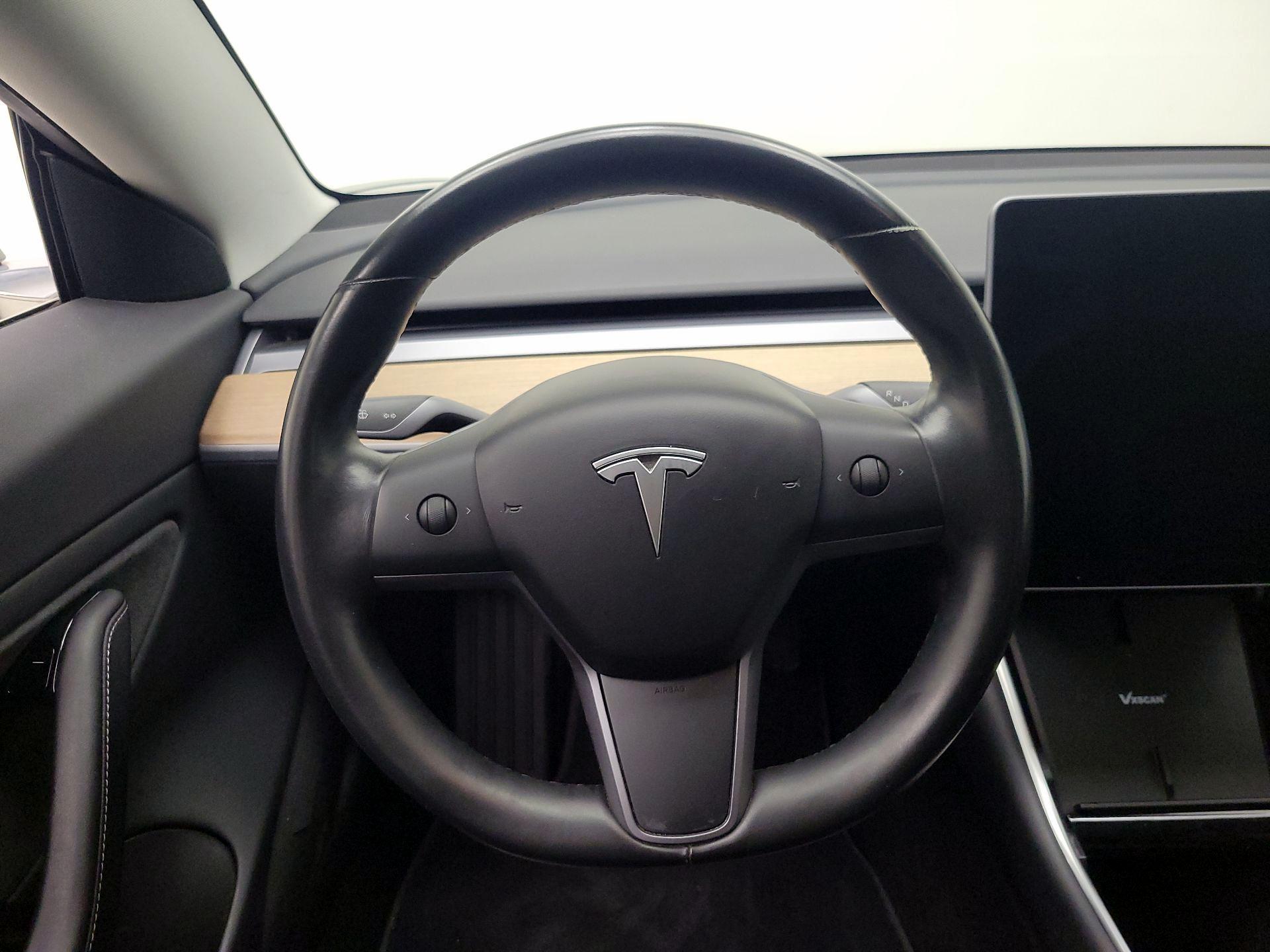 Thumbnail: 2018 Tesla Model 3 - 10