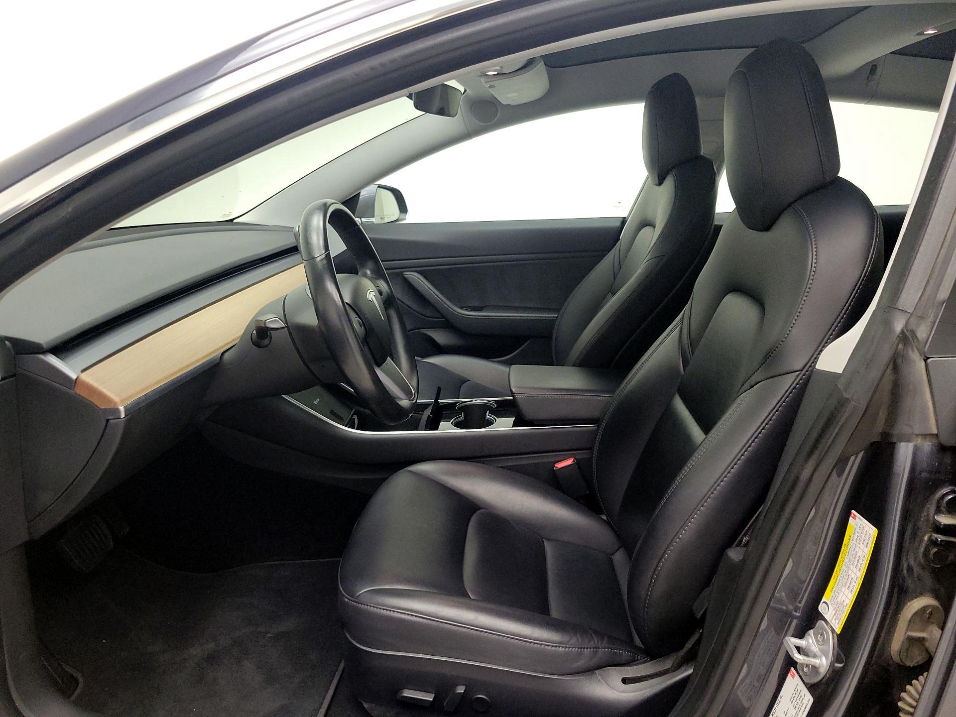 Thumbnail: 2018 Tesla Model 3 - 11