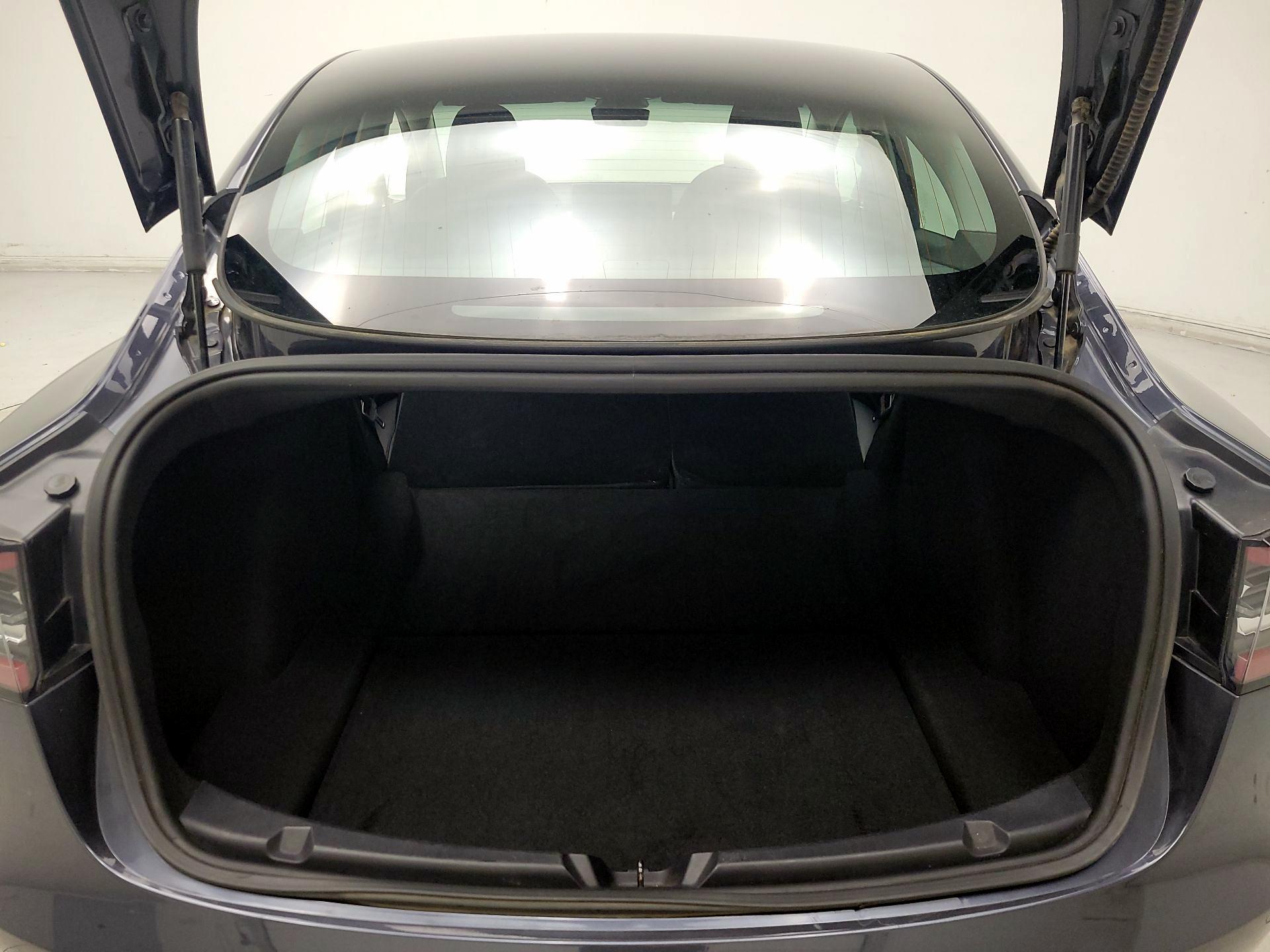 Thumbnail: 2018 Tesla Model 3 - 20