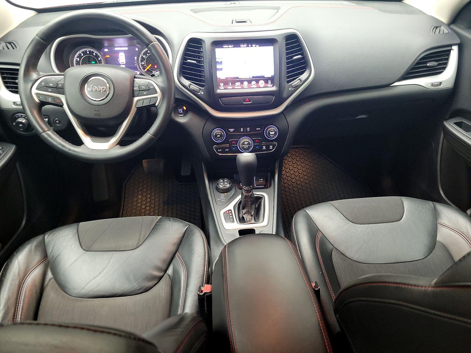 Thumbnail: 2015 Jeep Cherokee - 9
