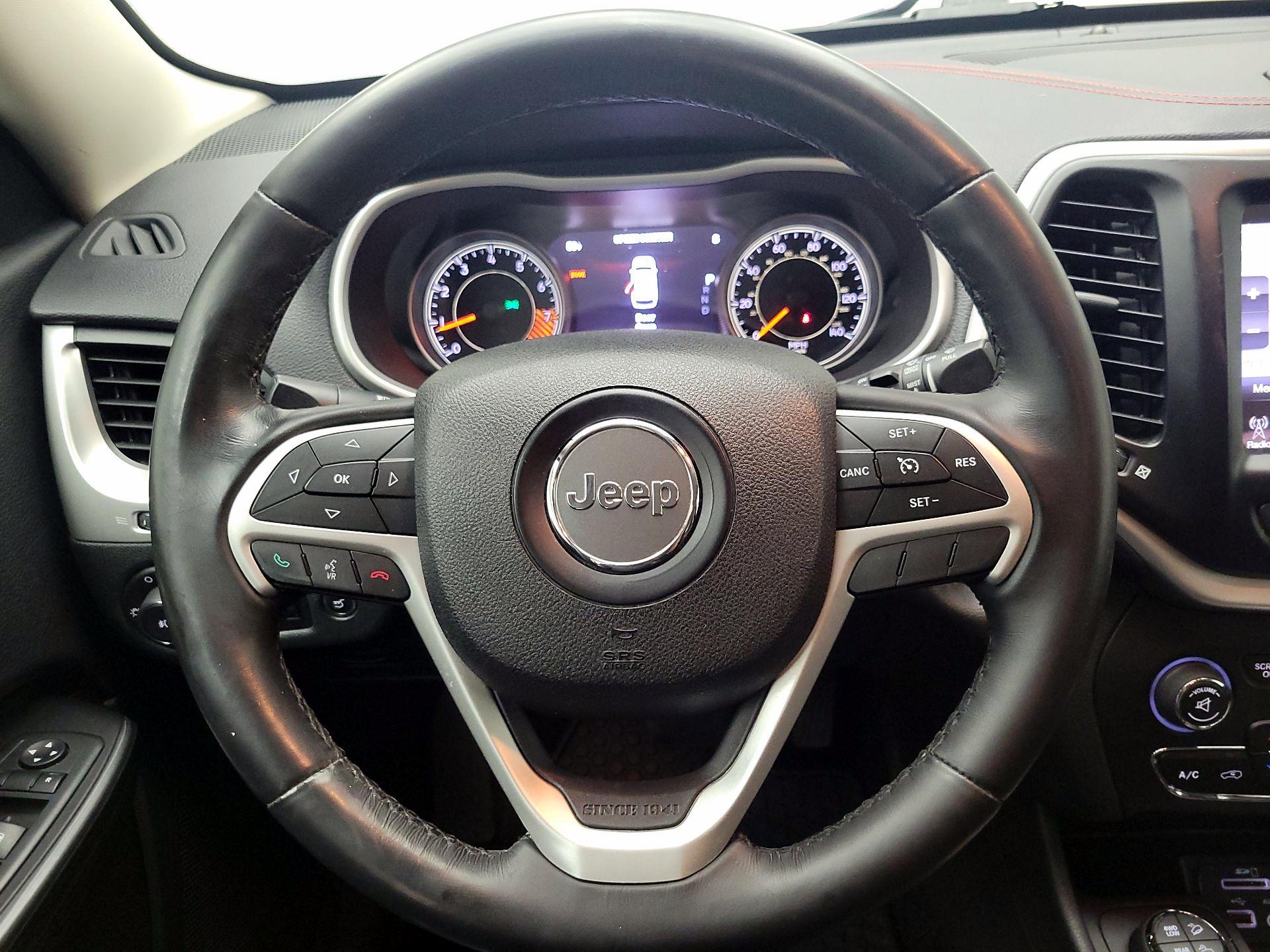 Thumbnail: 2015 Jeep Cherokee - 10