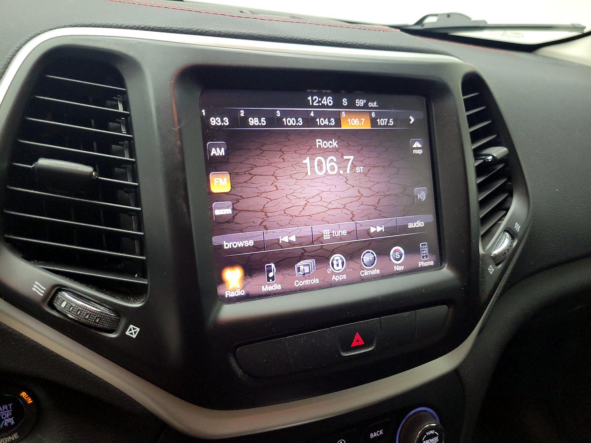 Thumbnail: 2015 Jeep Cherokee - 16