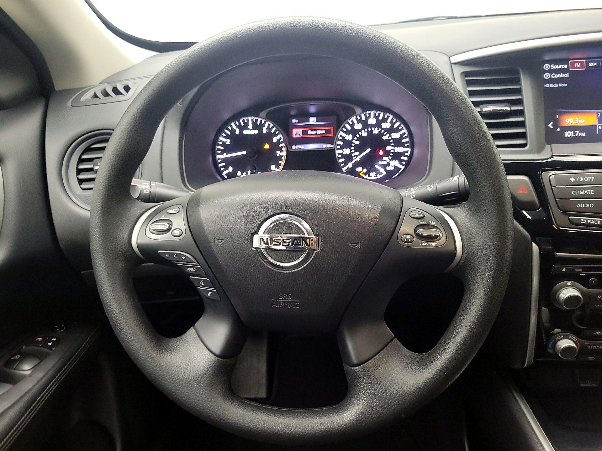 Thumbnail: 2019 Nissan Pathfinder - 10
