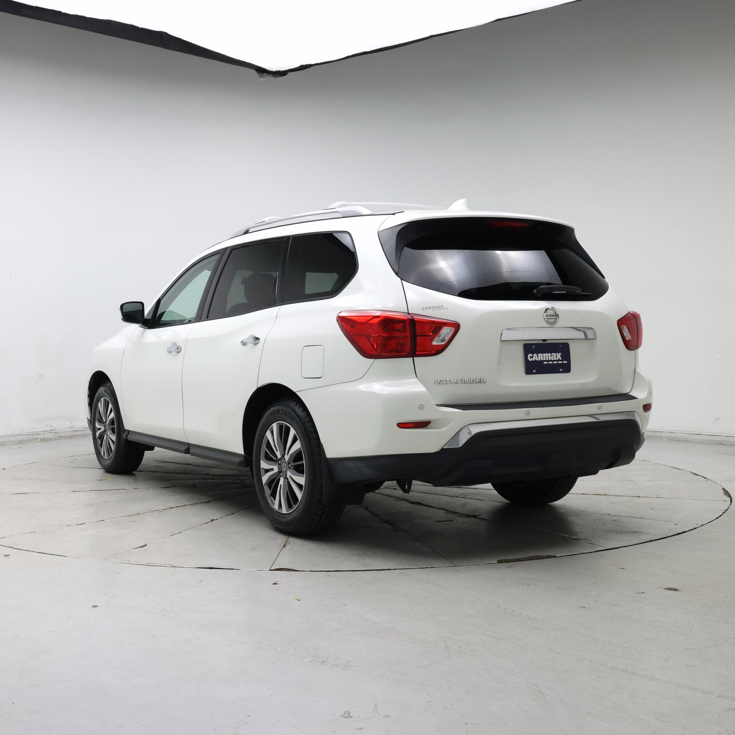Thumbnail: 2019 Nissan Pathfinder - 2