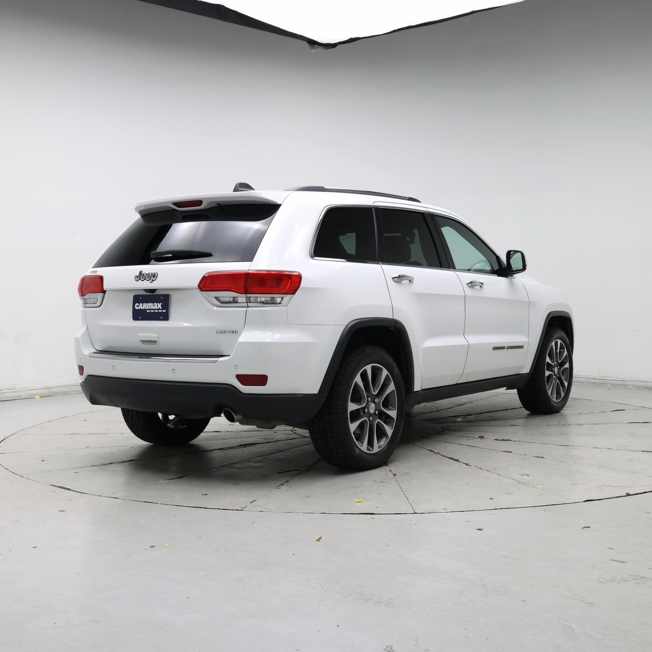Thumbnail: 2018 Jeep Grand Cherokee - 8