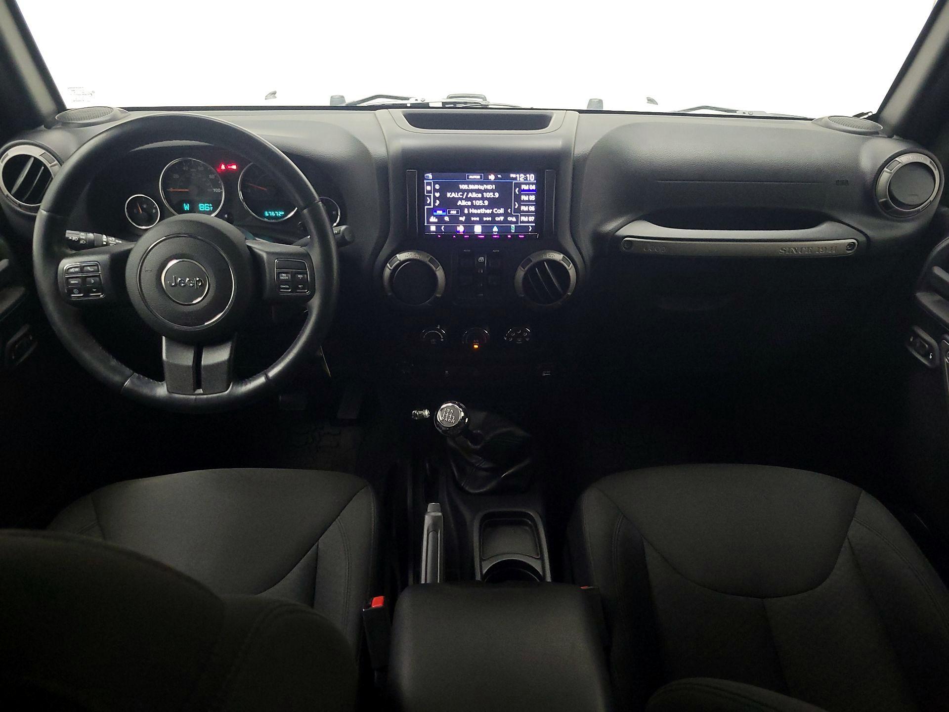 Thumbnail: 2015 Jeep Wrangler - 9