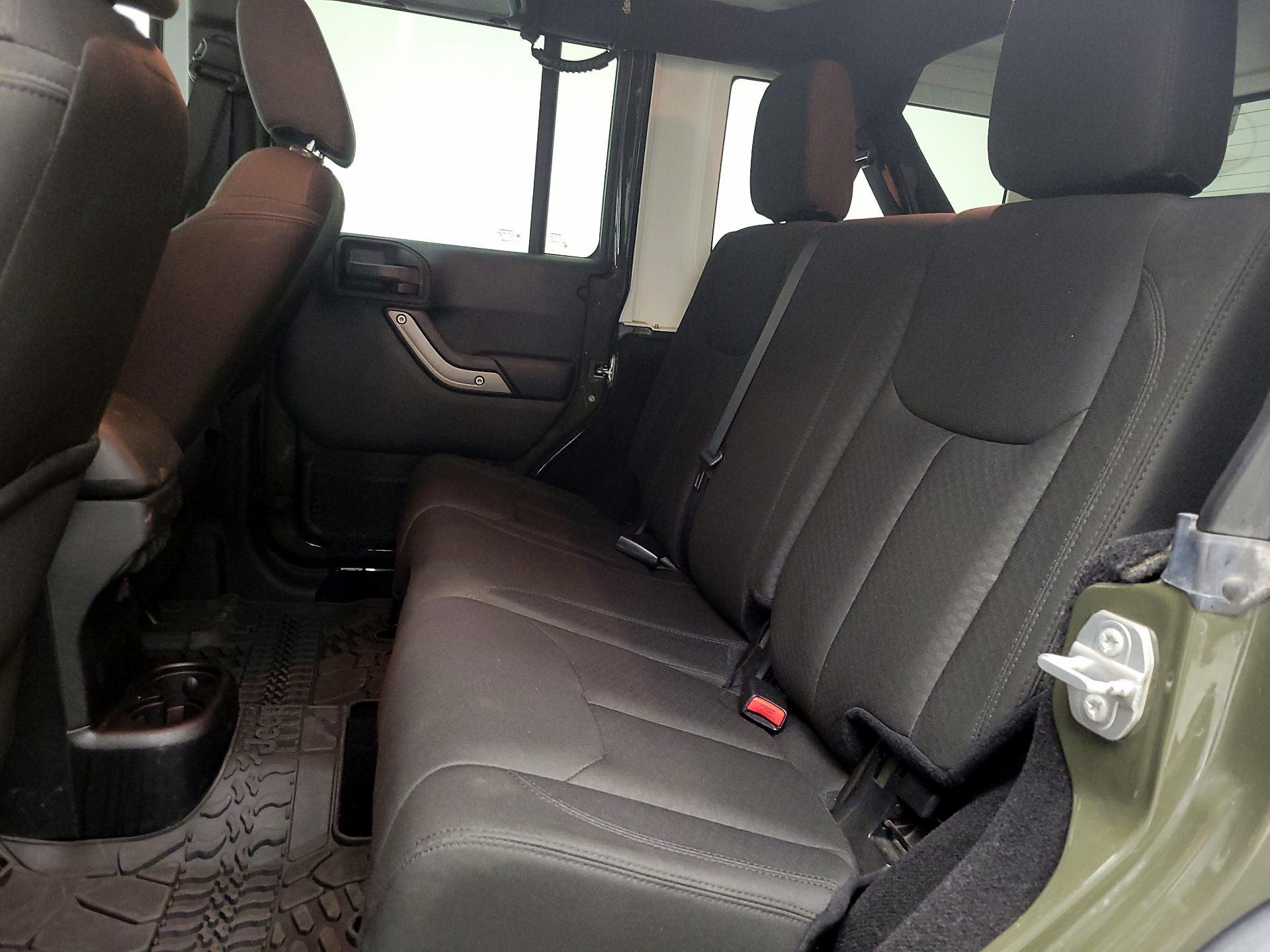 Thumbnail: 2015 Jeep Wrangler - 17