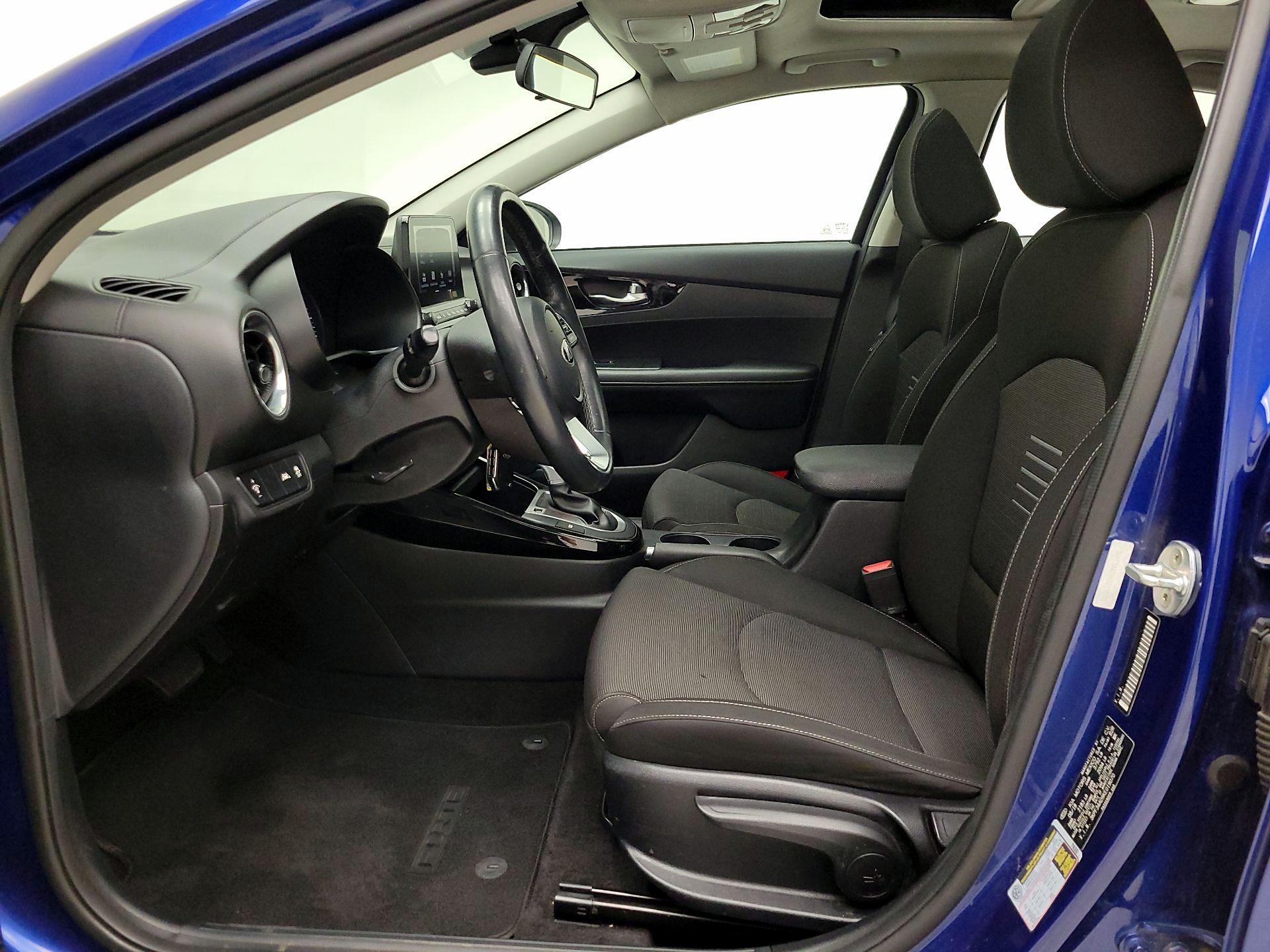 Thumbnail: 2019 Kia Forte - 11