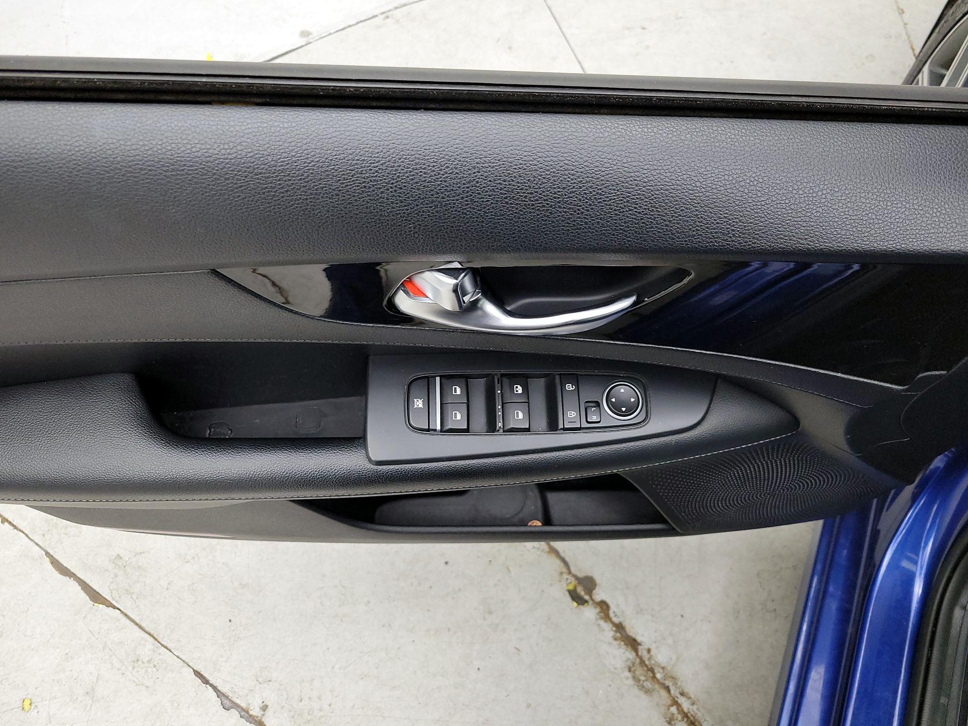Thumbnail: 2019 Kia Forte - 12