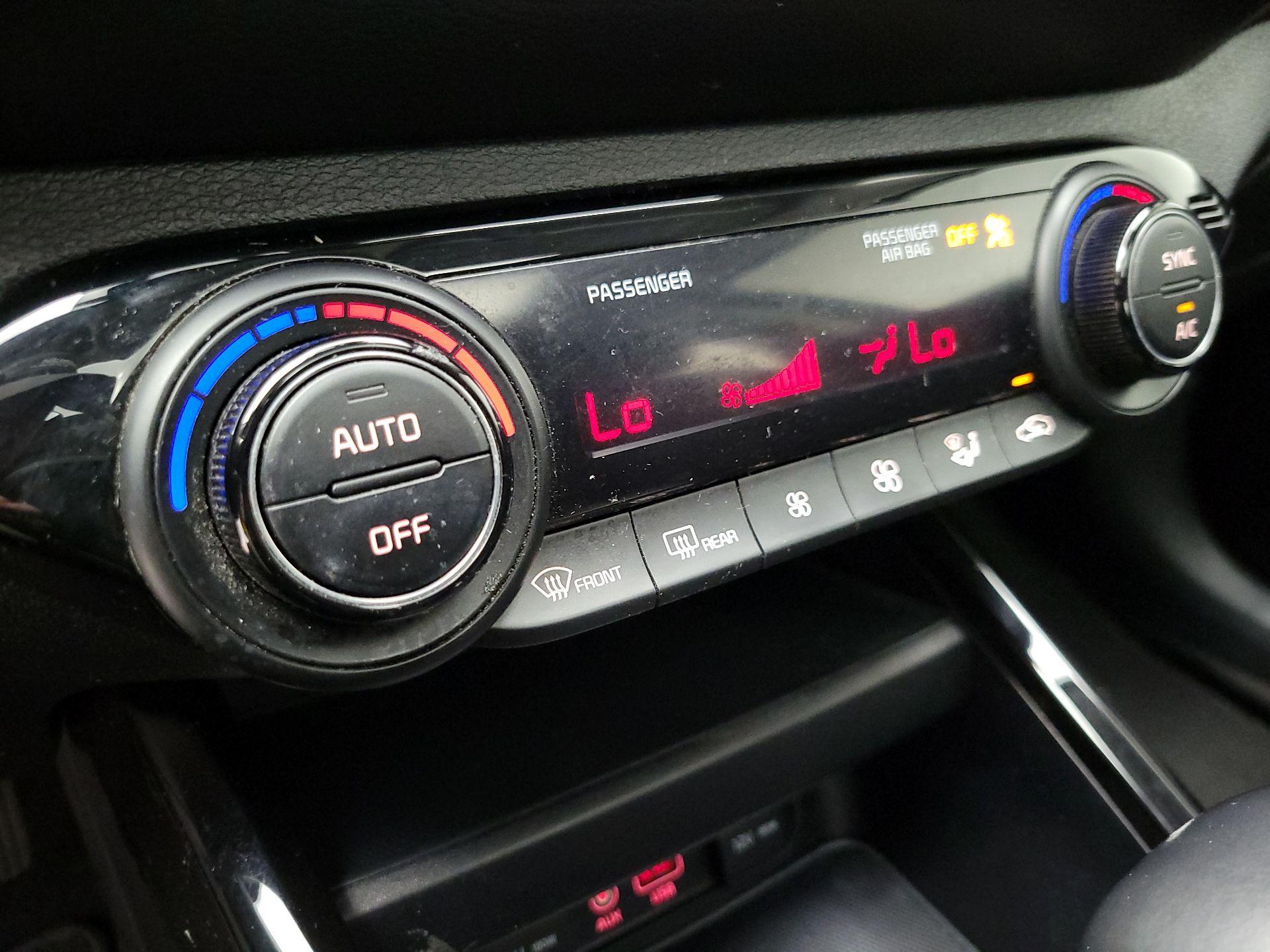 Thumbnail: 2019 Kia Forte - 16