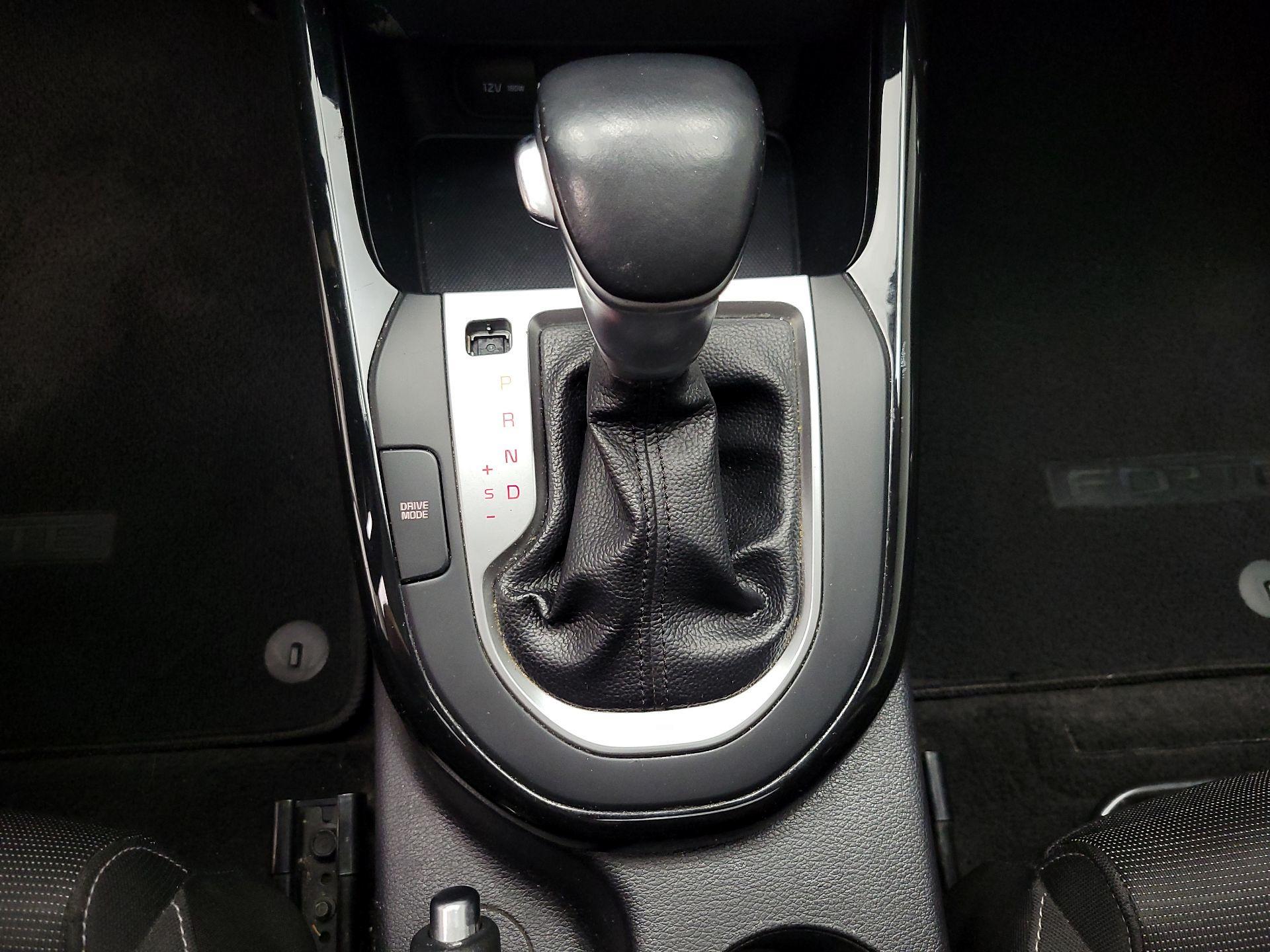 Thumbnail: 2019 Kia Forte - 17