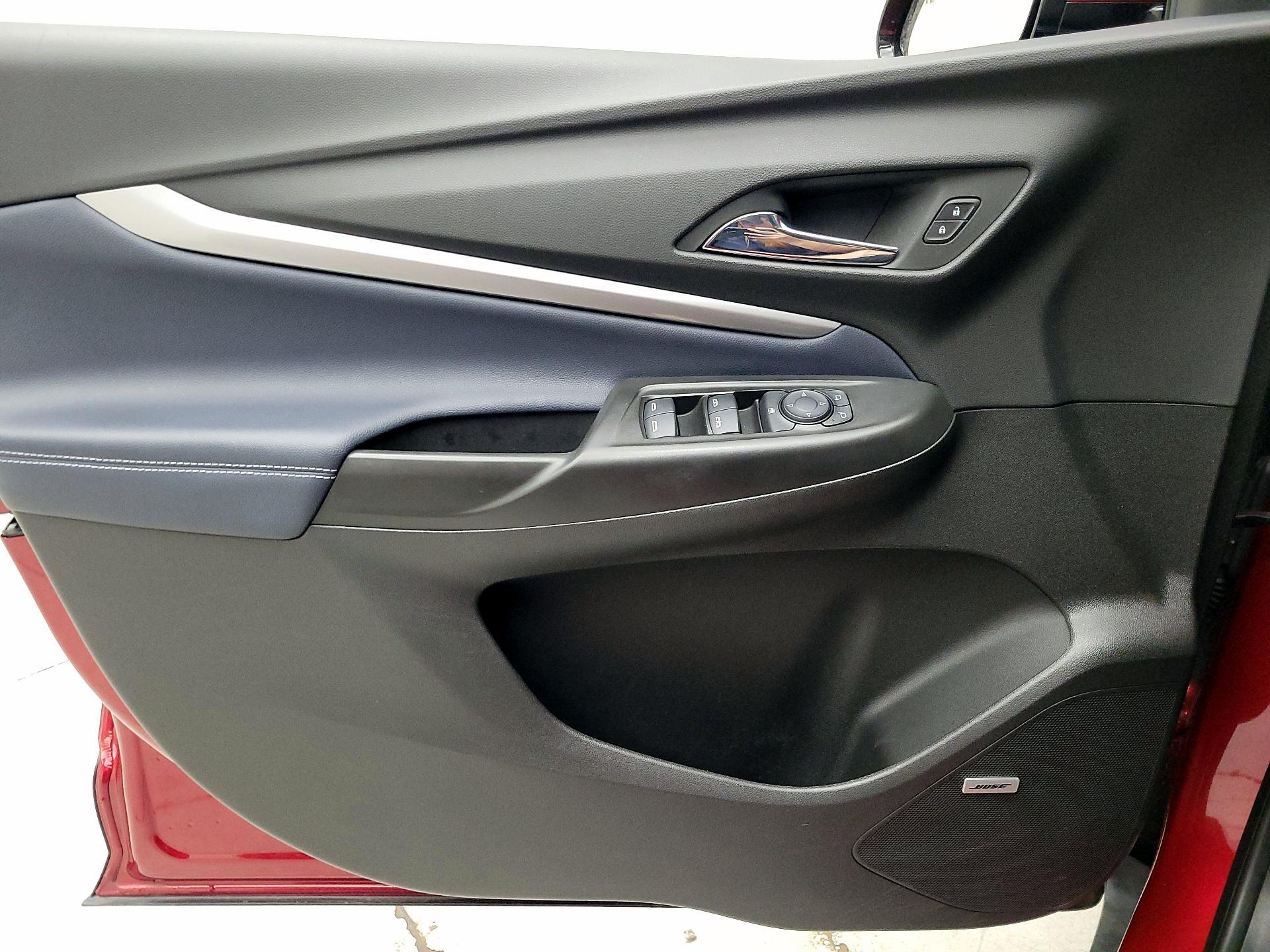 Thumbnail: 2023 Chevrolet Bolt EUV - 12