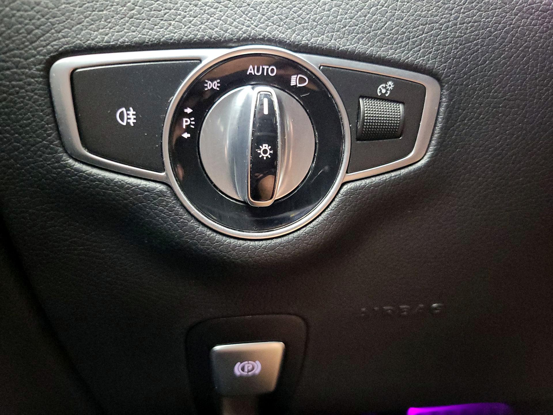 Thumbnail: 2020 Mercedes-Benz E-Class - 13